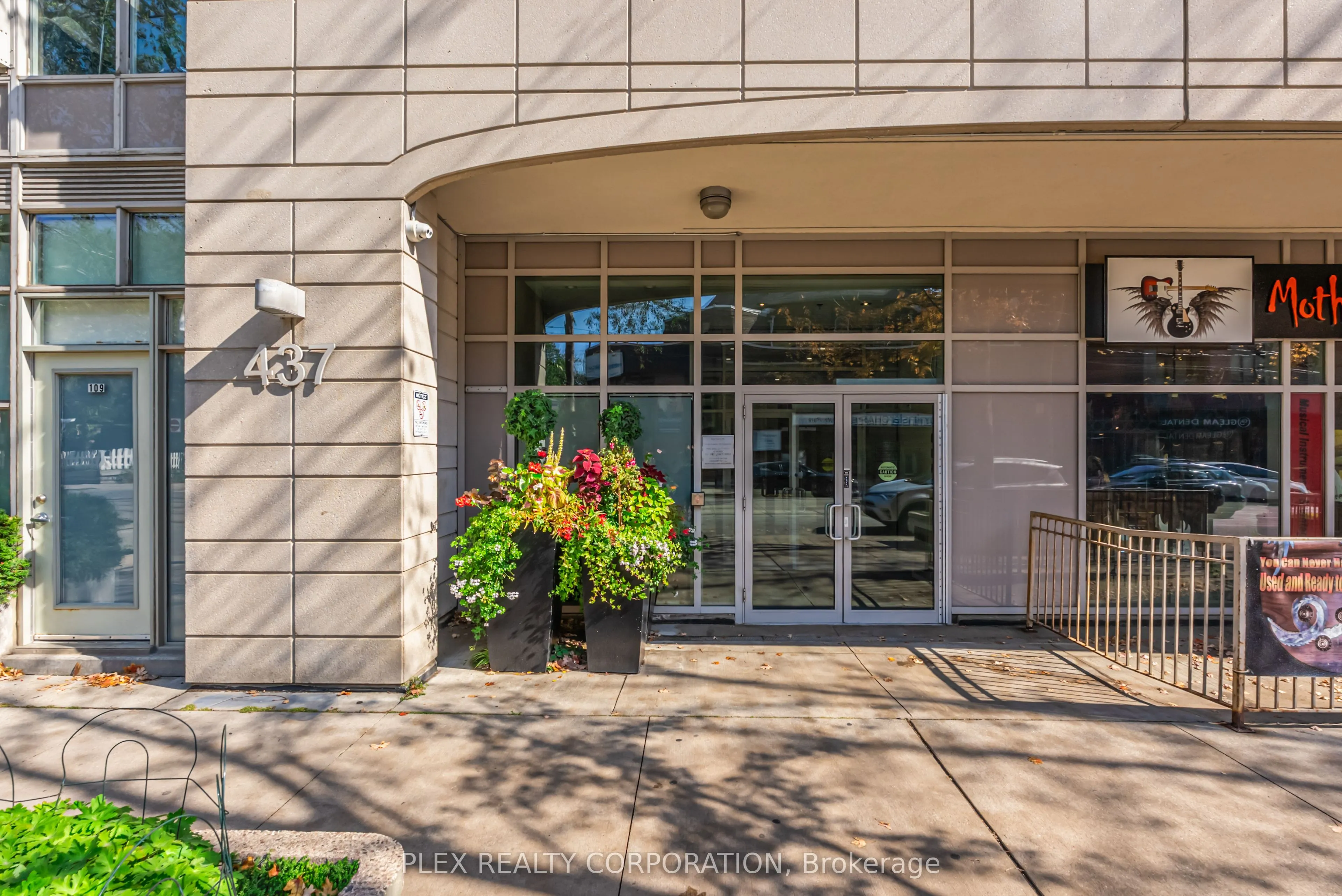 437 Roncesvalles Avenue #410