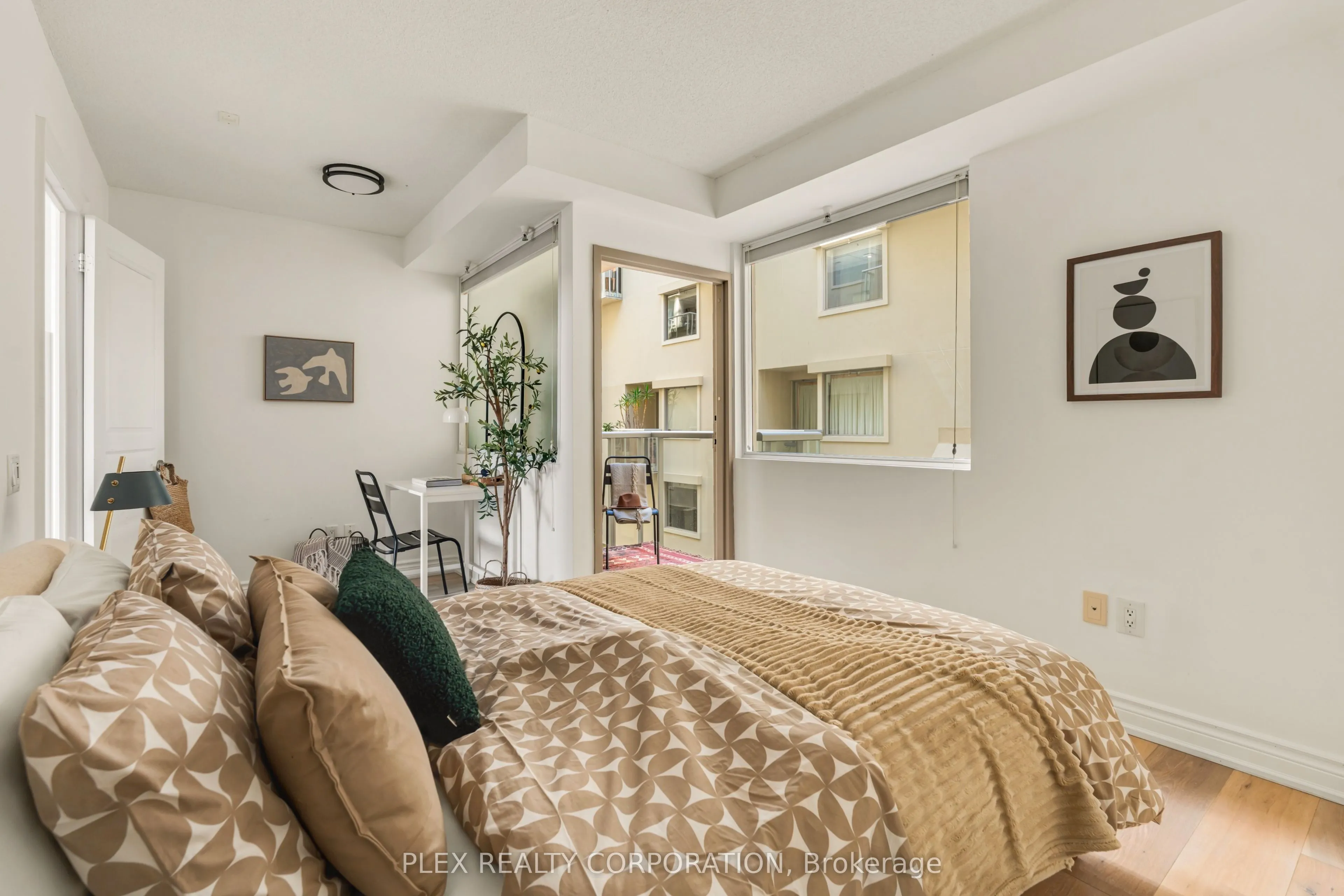 437 Roncesvalles Avenue #410
