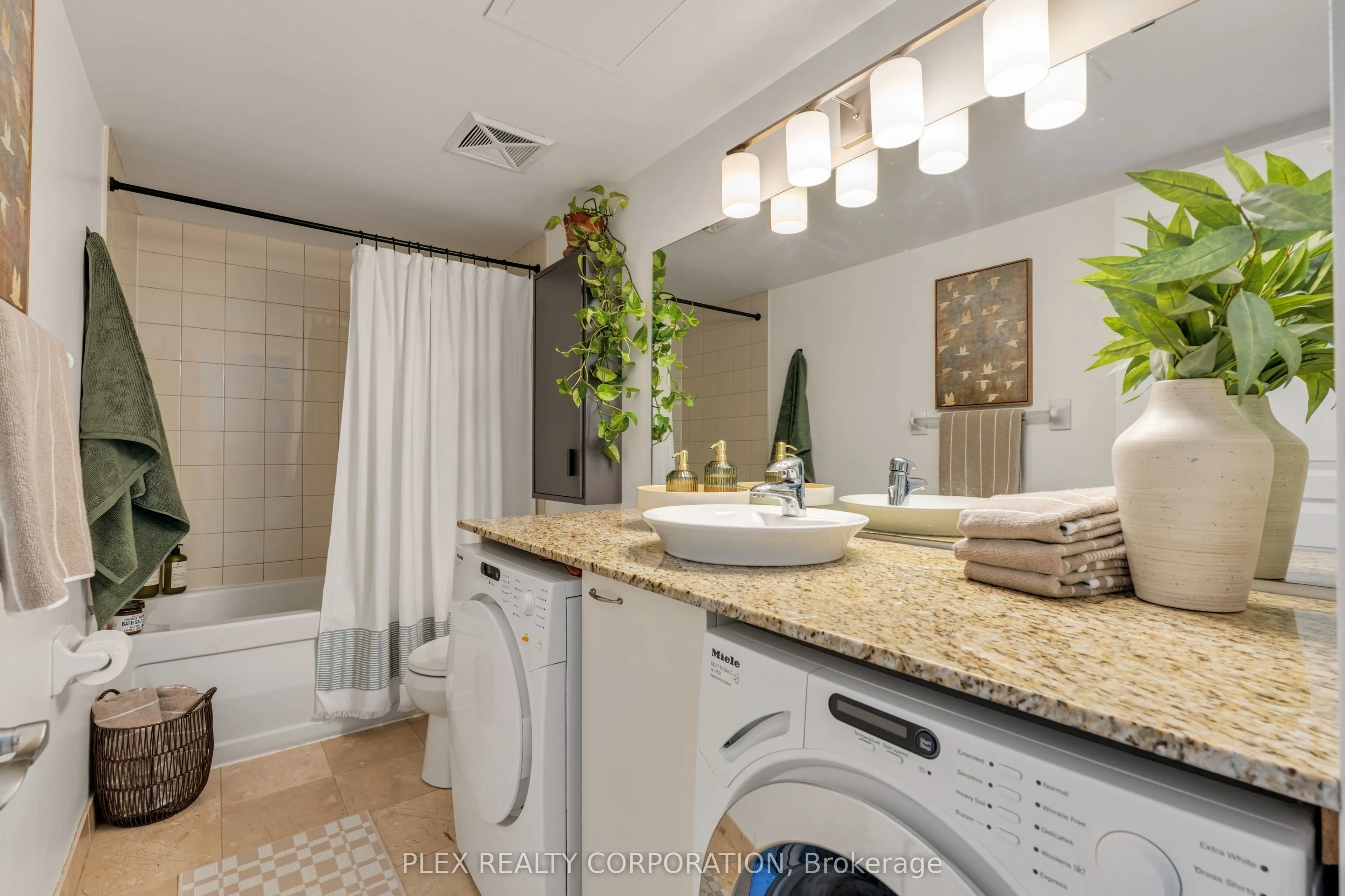 437 Roncesvalles Avenue #410