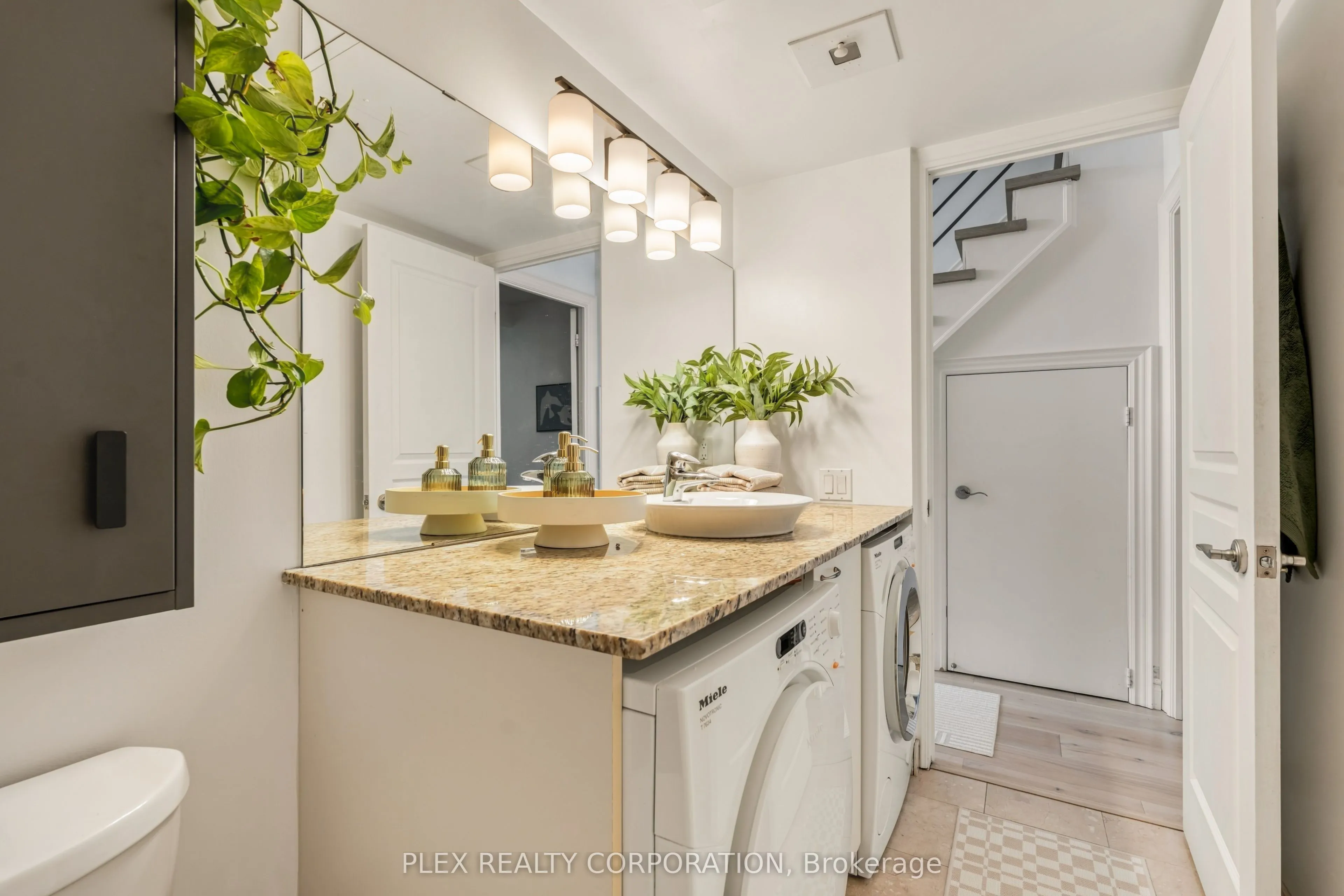 437 Roncesvalles Avenue #410