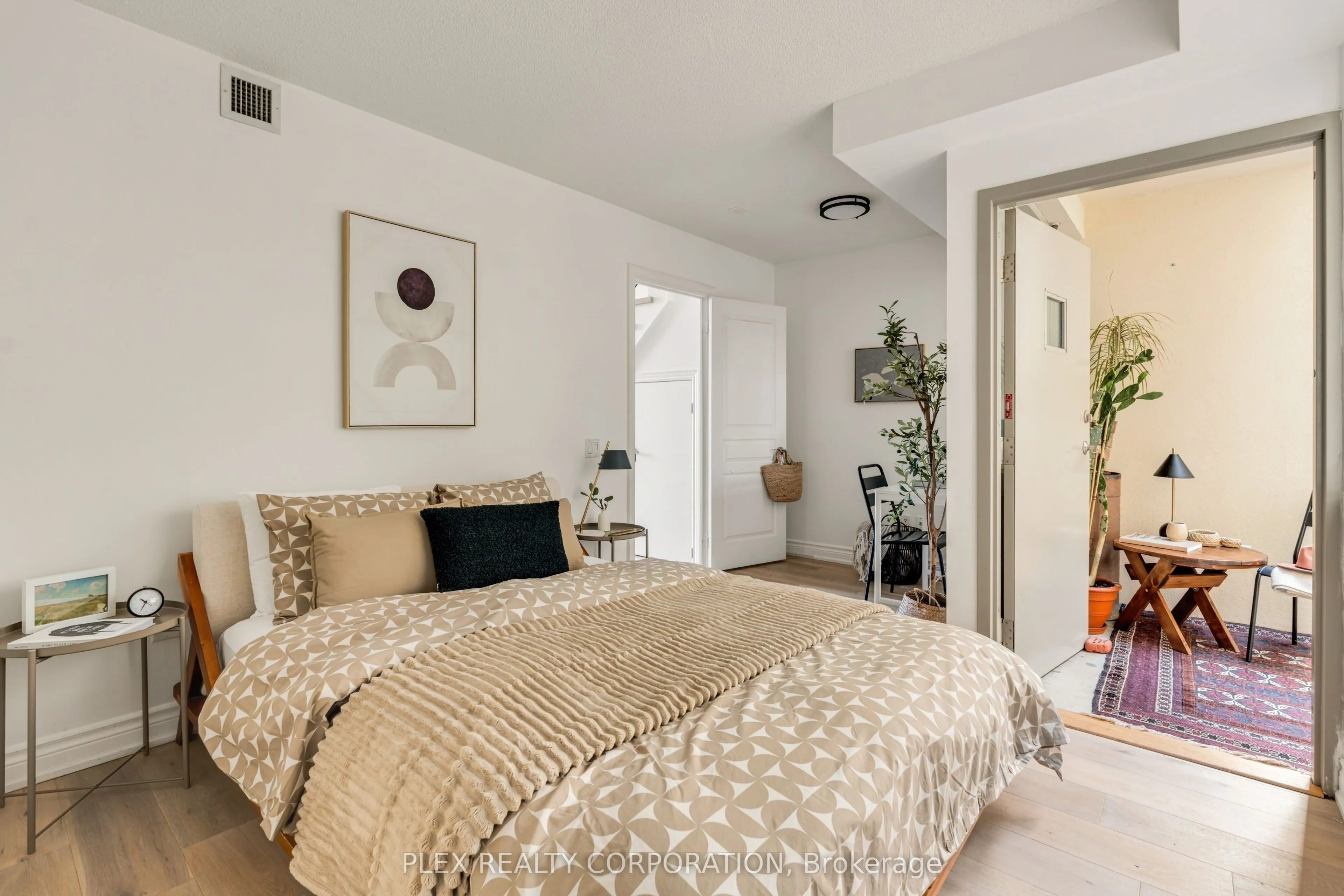 437 Roncesvalles Avenue #410