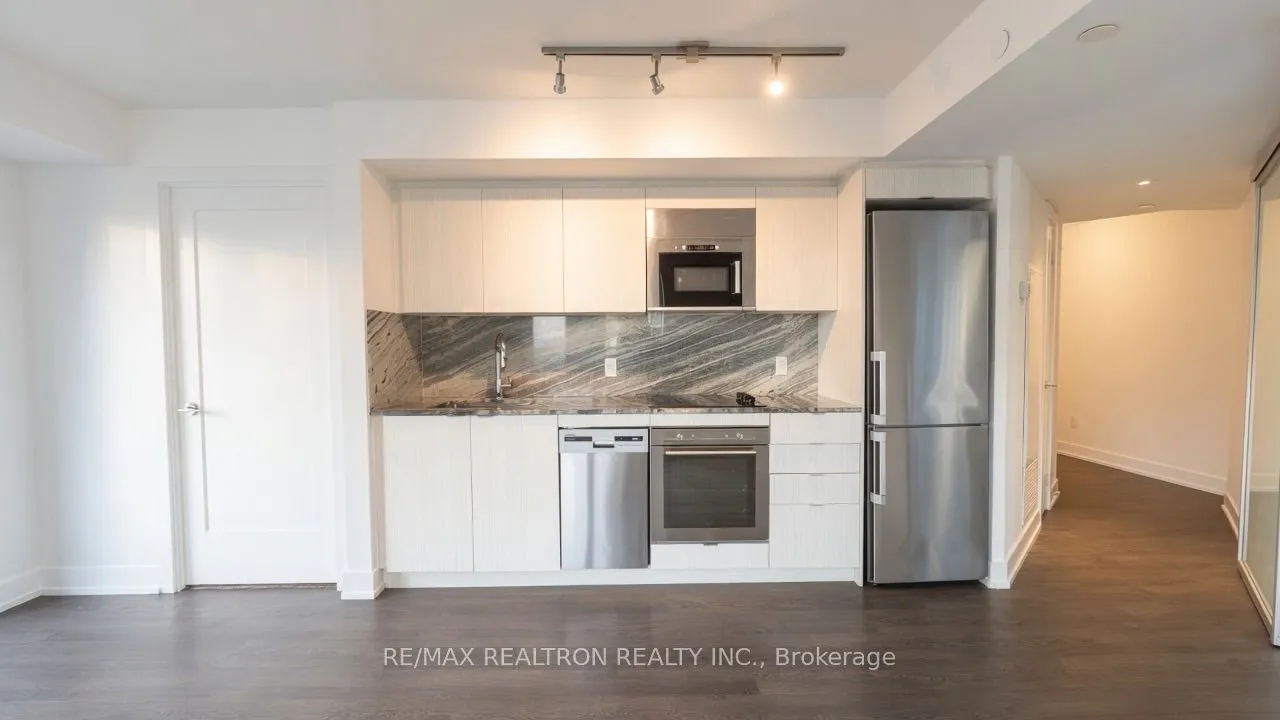 5 Mabelle Avenue #2533