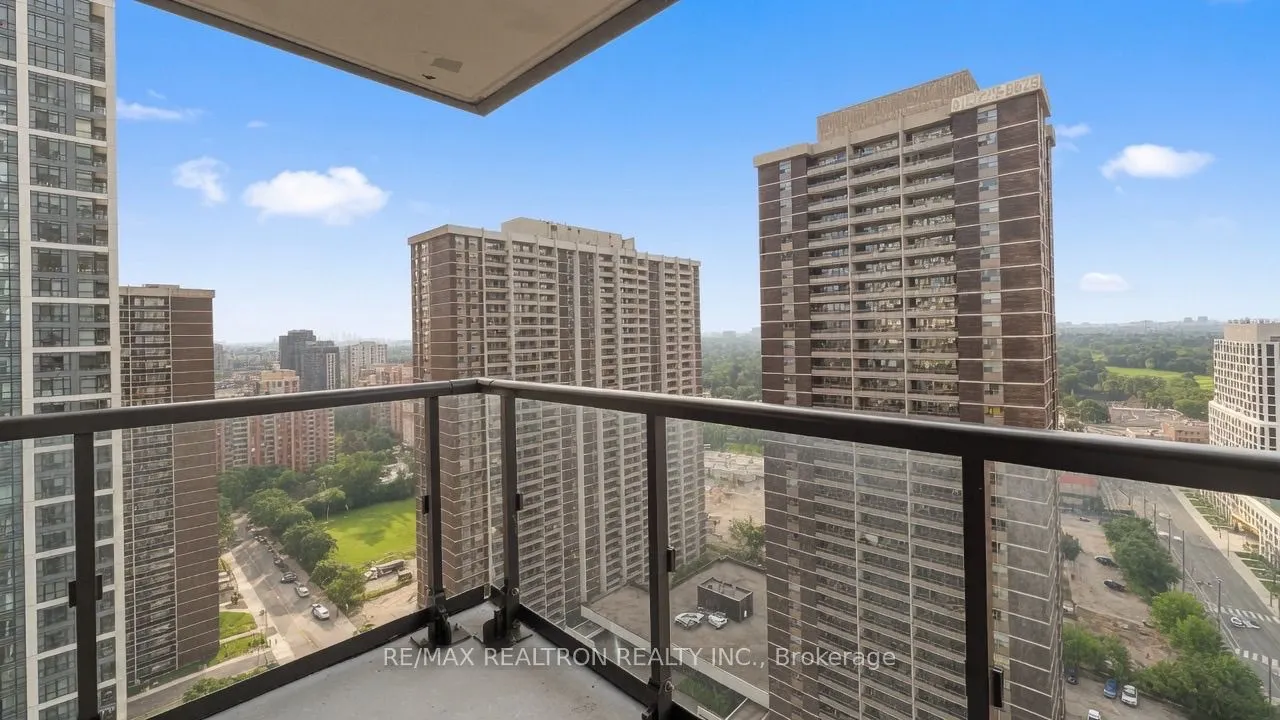 5 Mabelle Avenue #2533