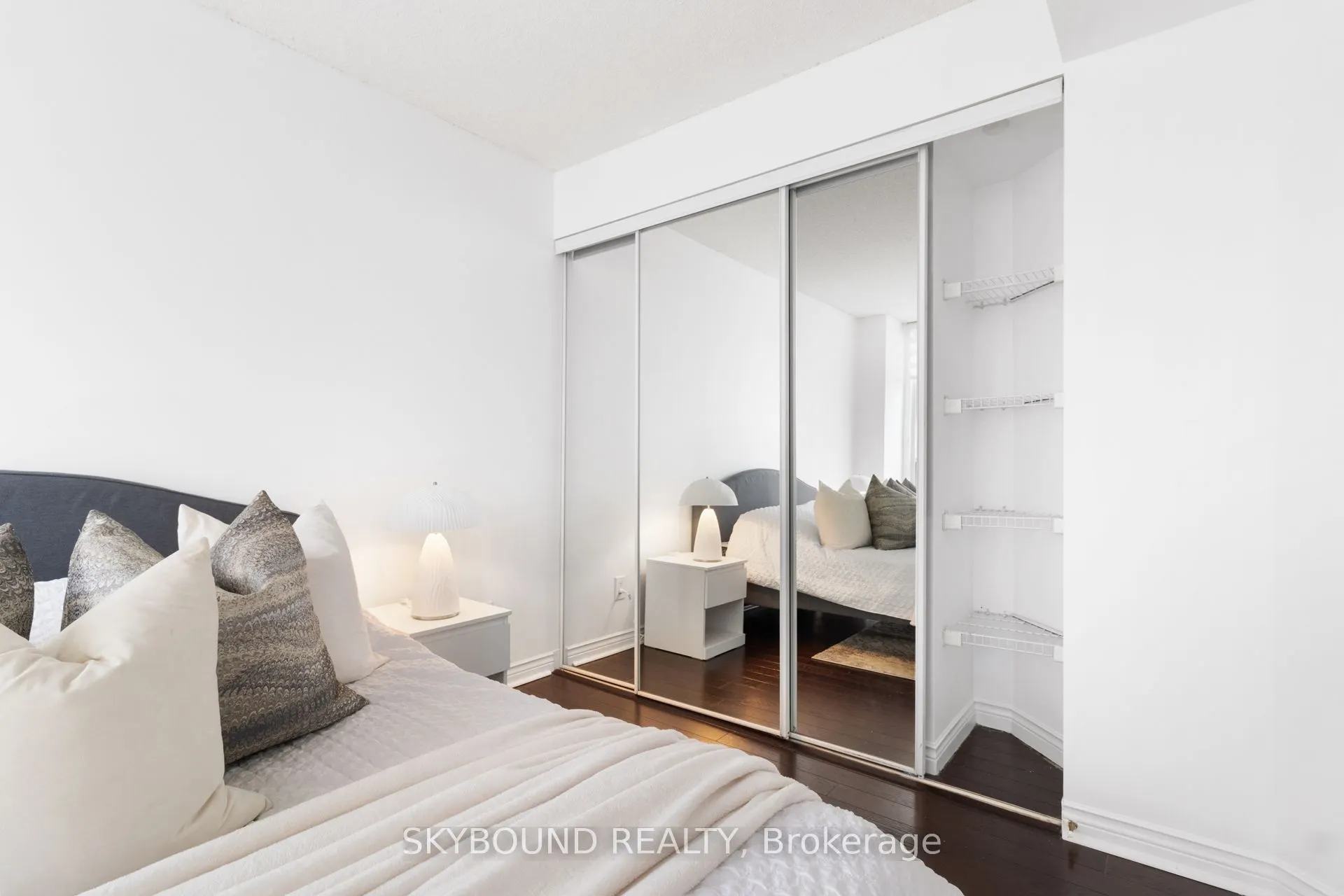 2287 Lake Shore Boulevard W #505
