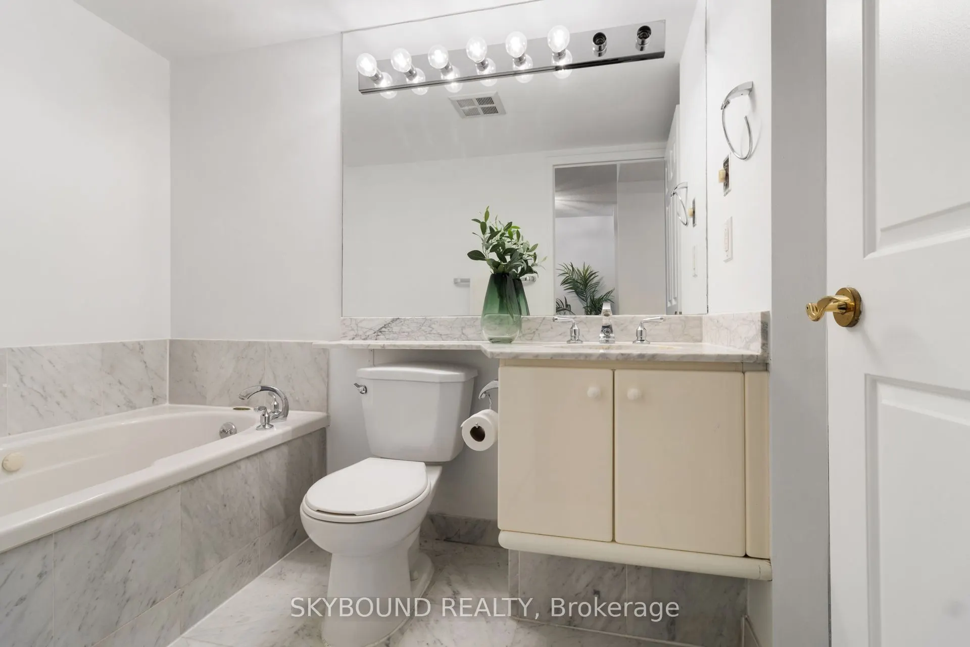 2287 Lake Shore Boulevard W #505