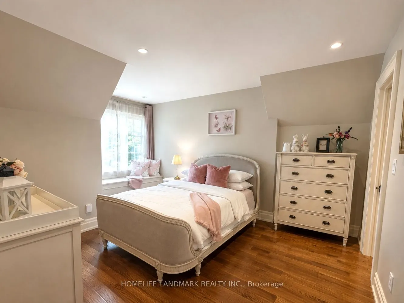 260 Pinetree Way