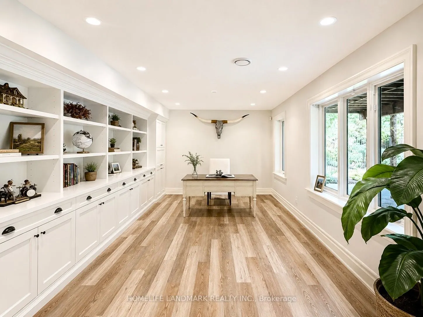 260 Pinetree Way