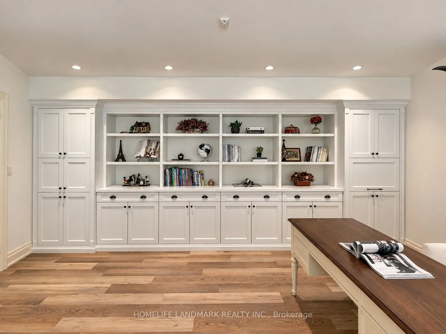 260 Pinetree Way