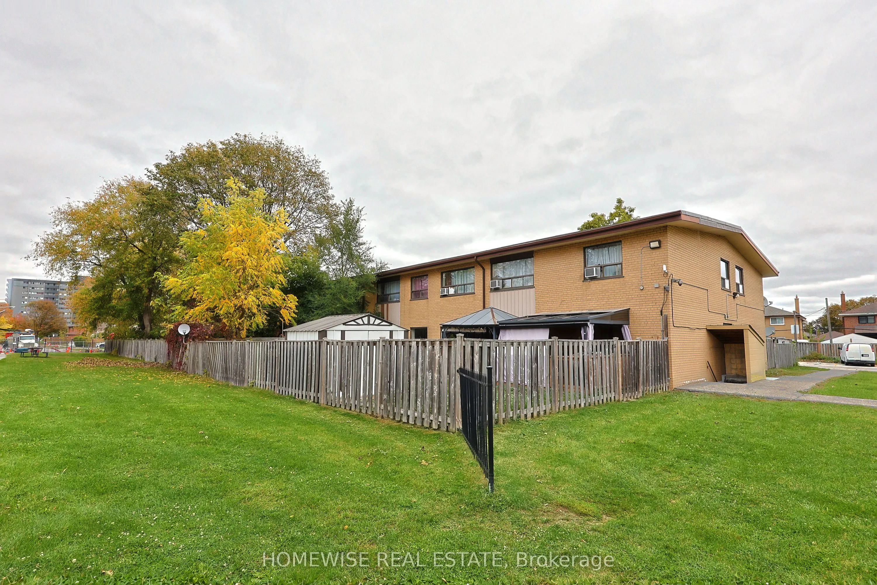 31 Sedgeley Drive #8