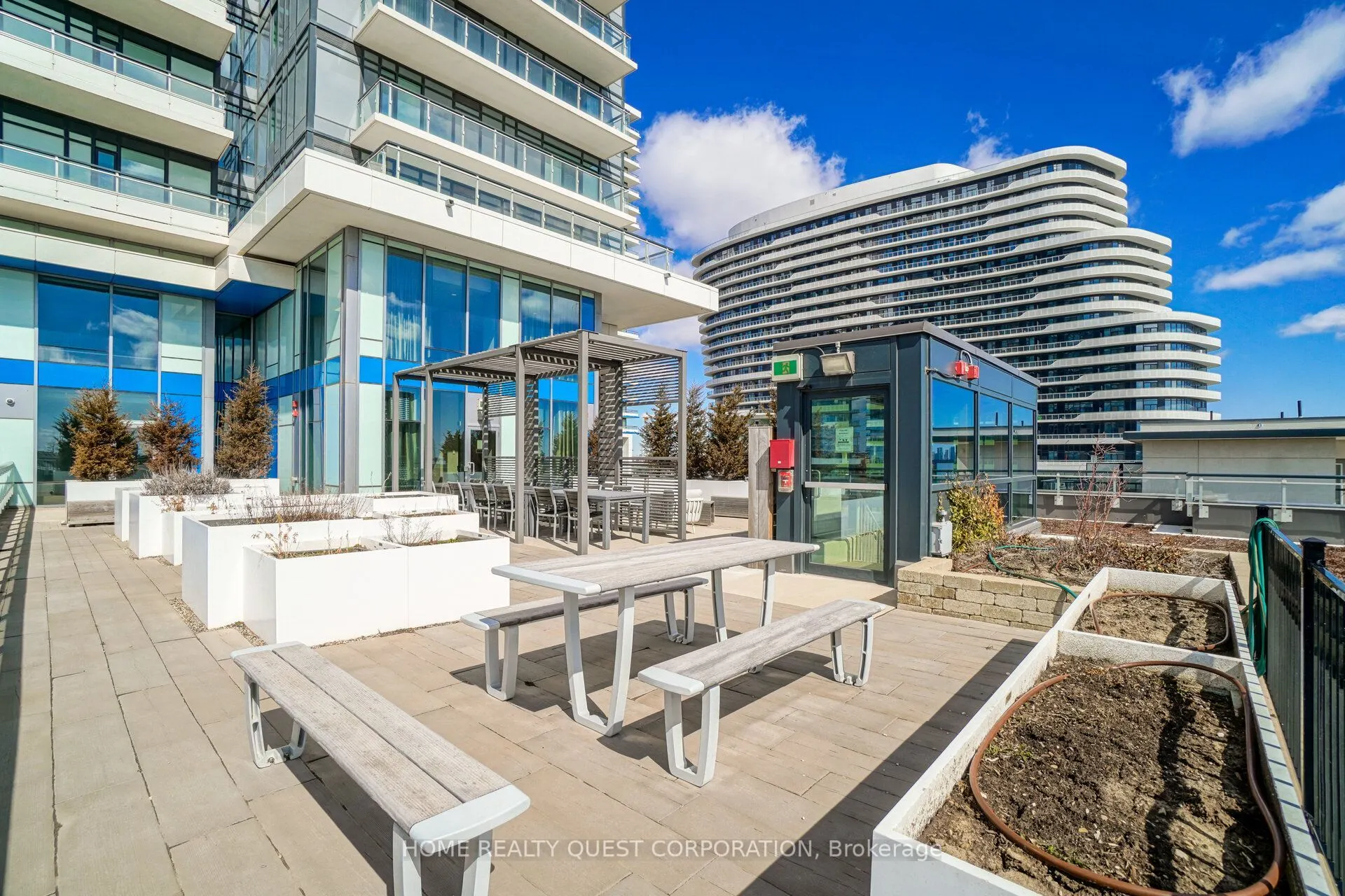 2560 Eglinton Avenue W #2205