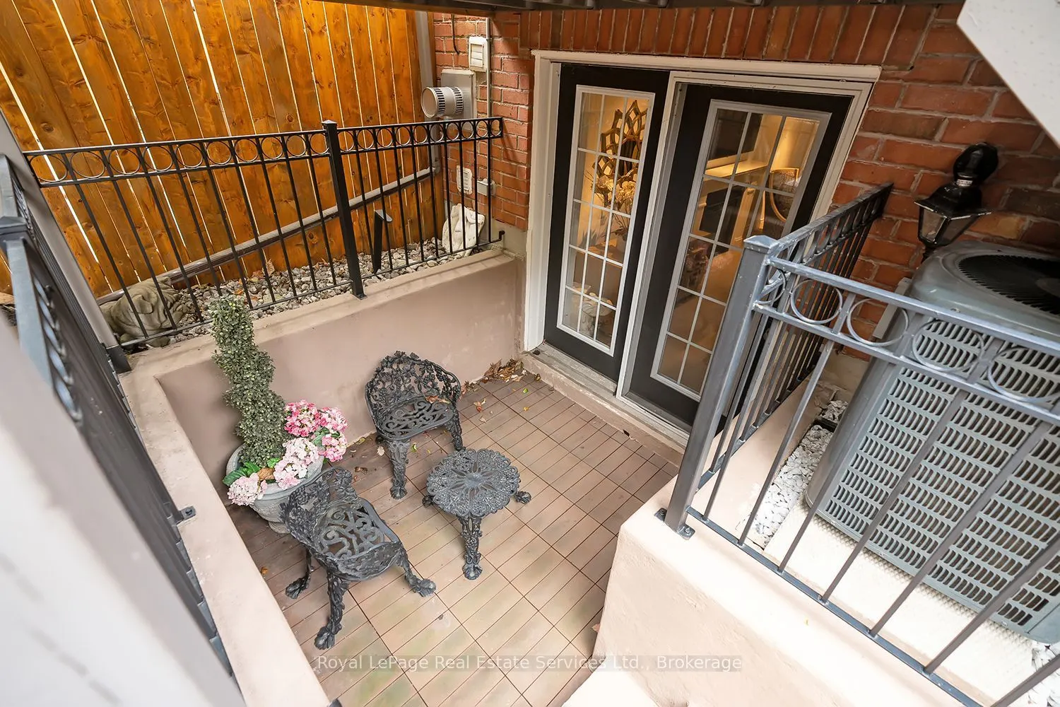 207 Tawny Crescent
