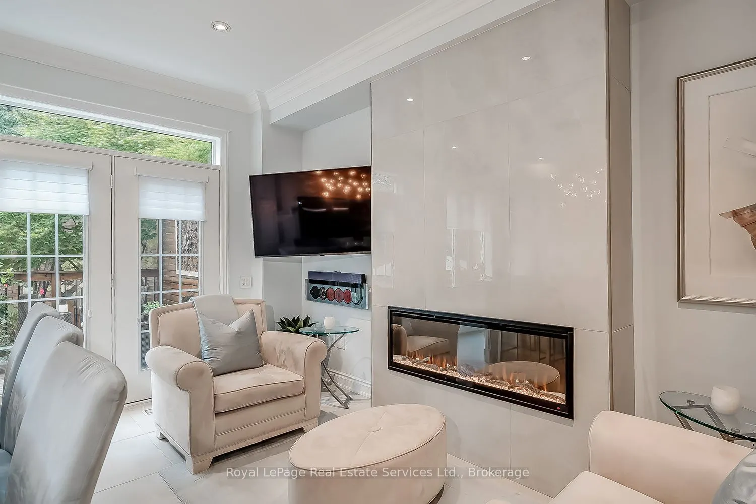 207 Tawny Crescent