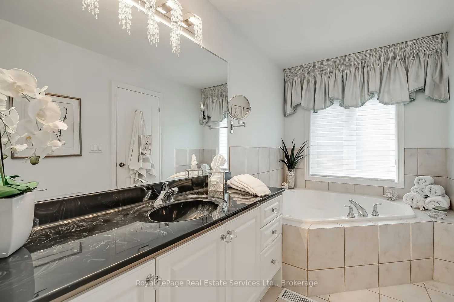 207 Tawny Crescent