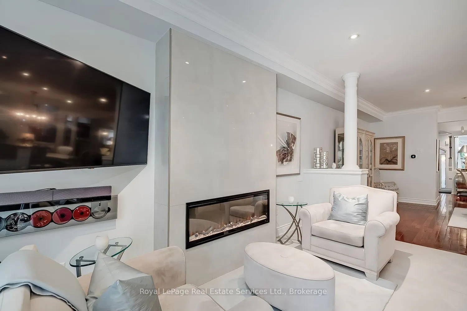 207 Tawny Crescent