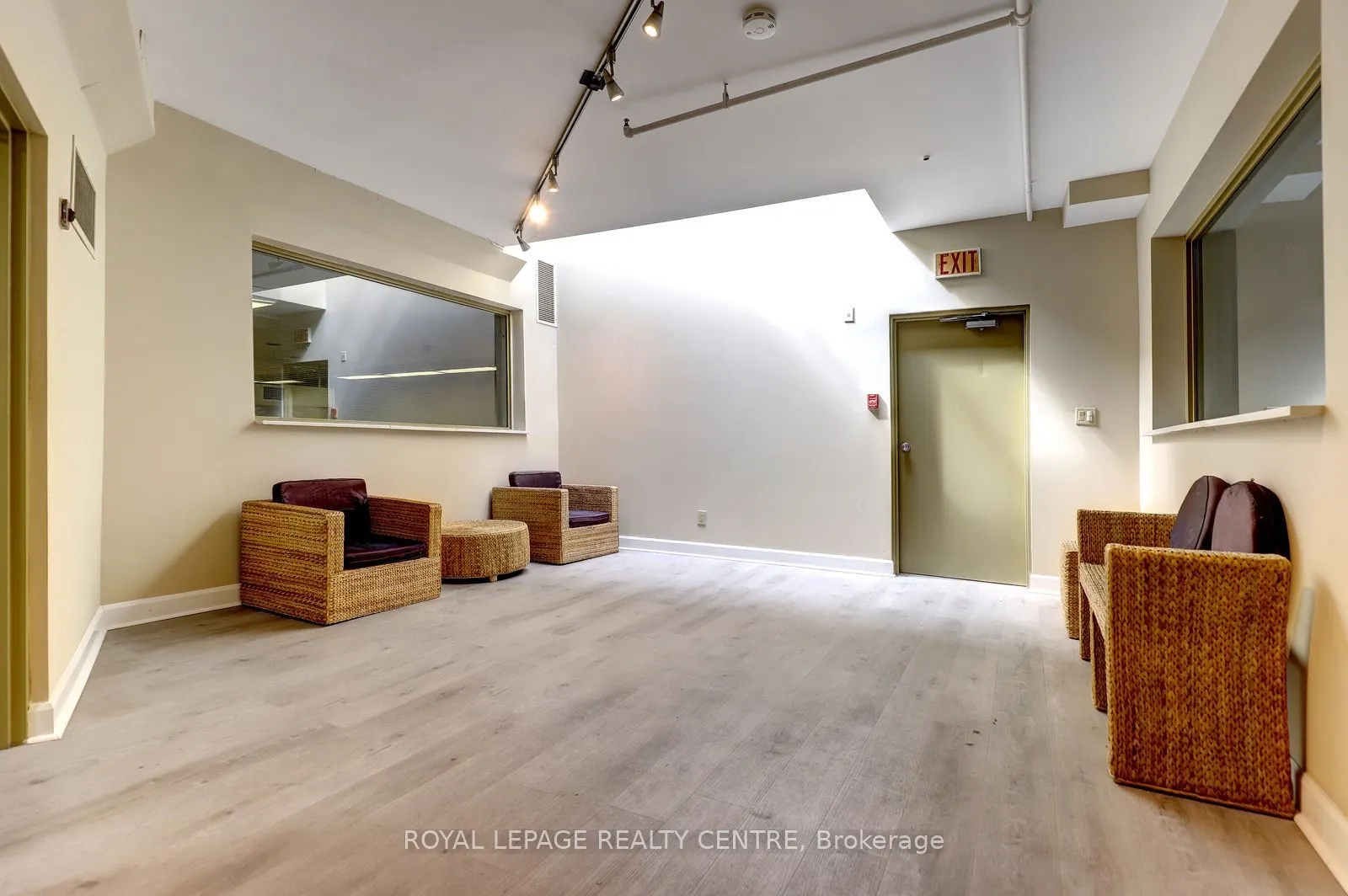 1000 Cedarglen Gate #201
