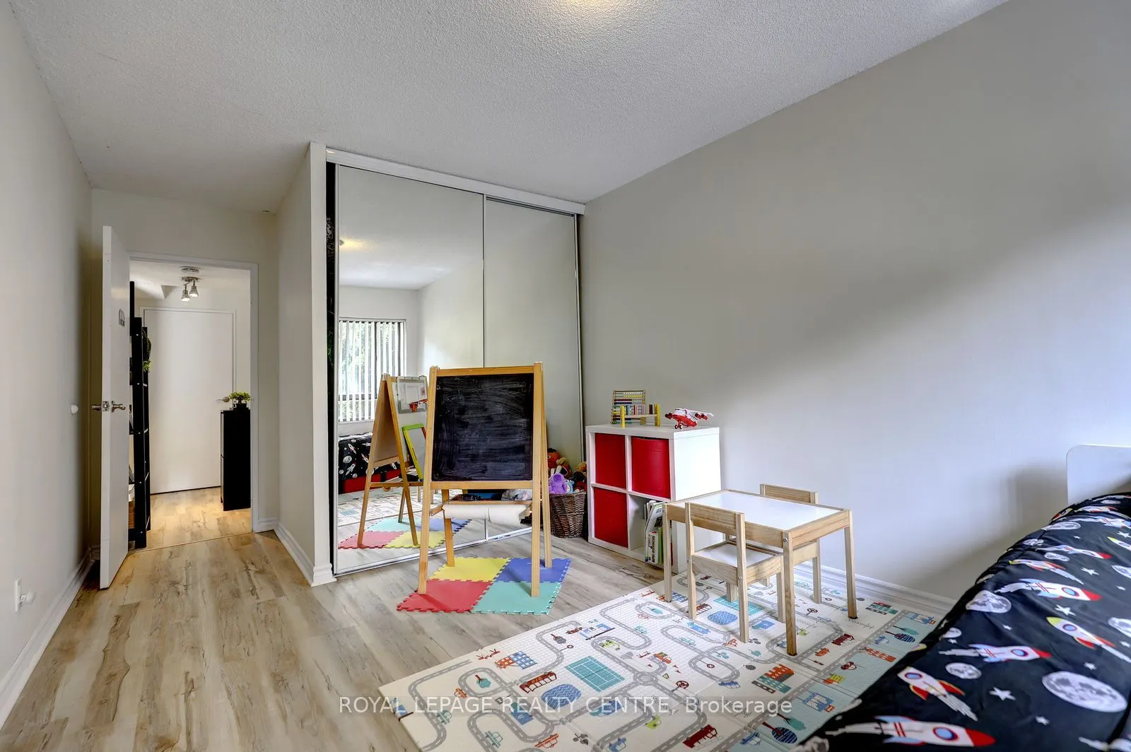 1000 Cedarglen Gate #201