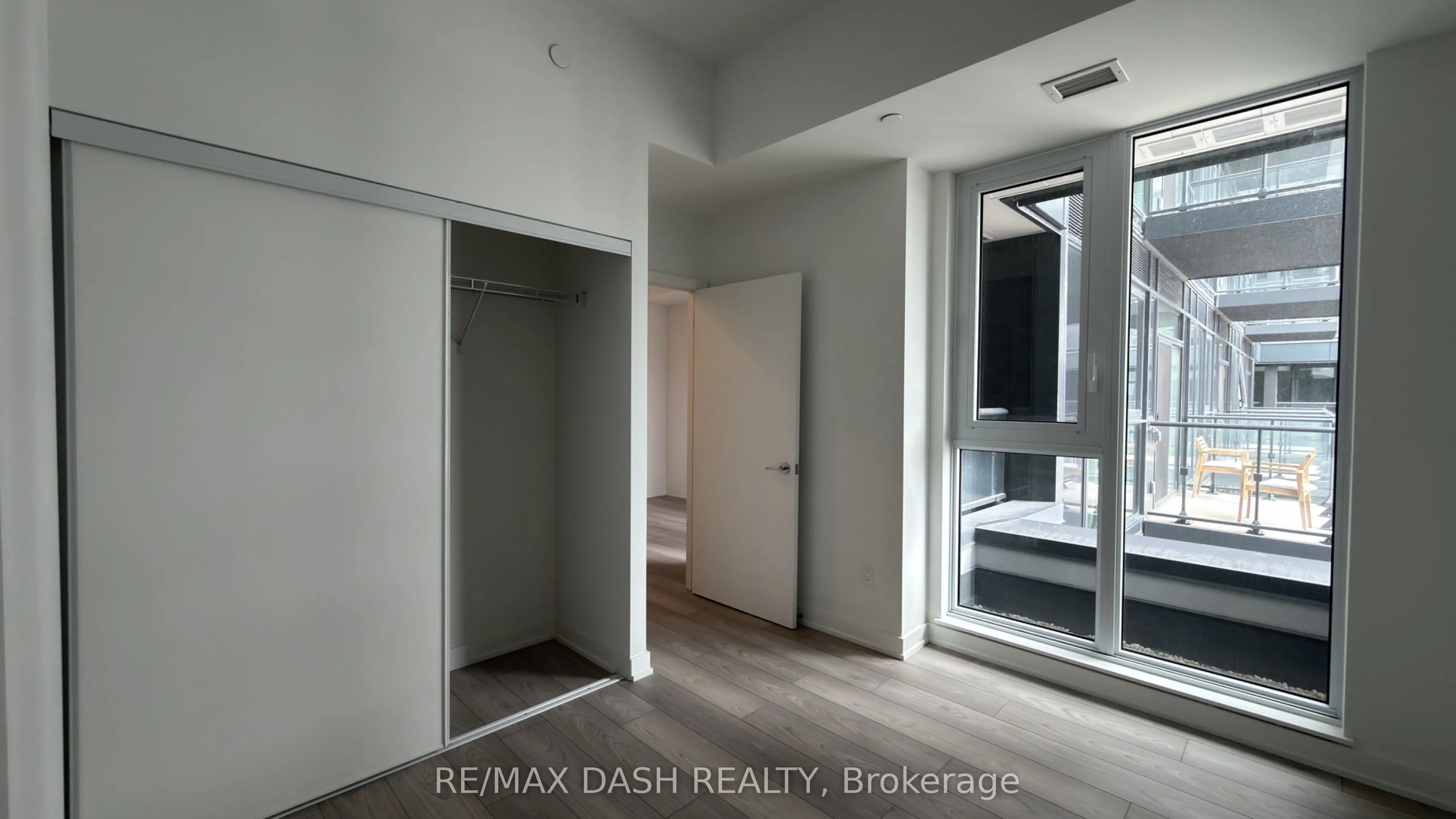 1007 THE QUEENSWAY Avenue #621