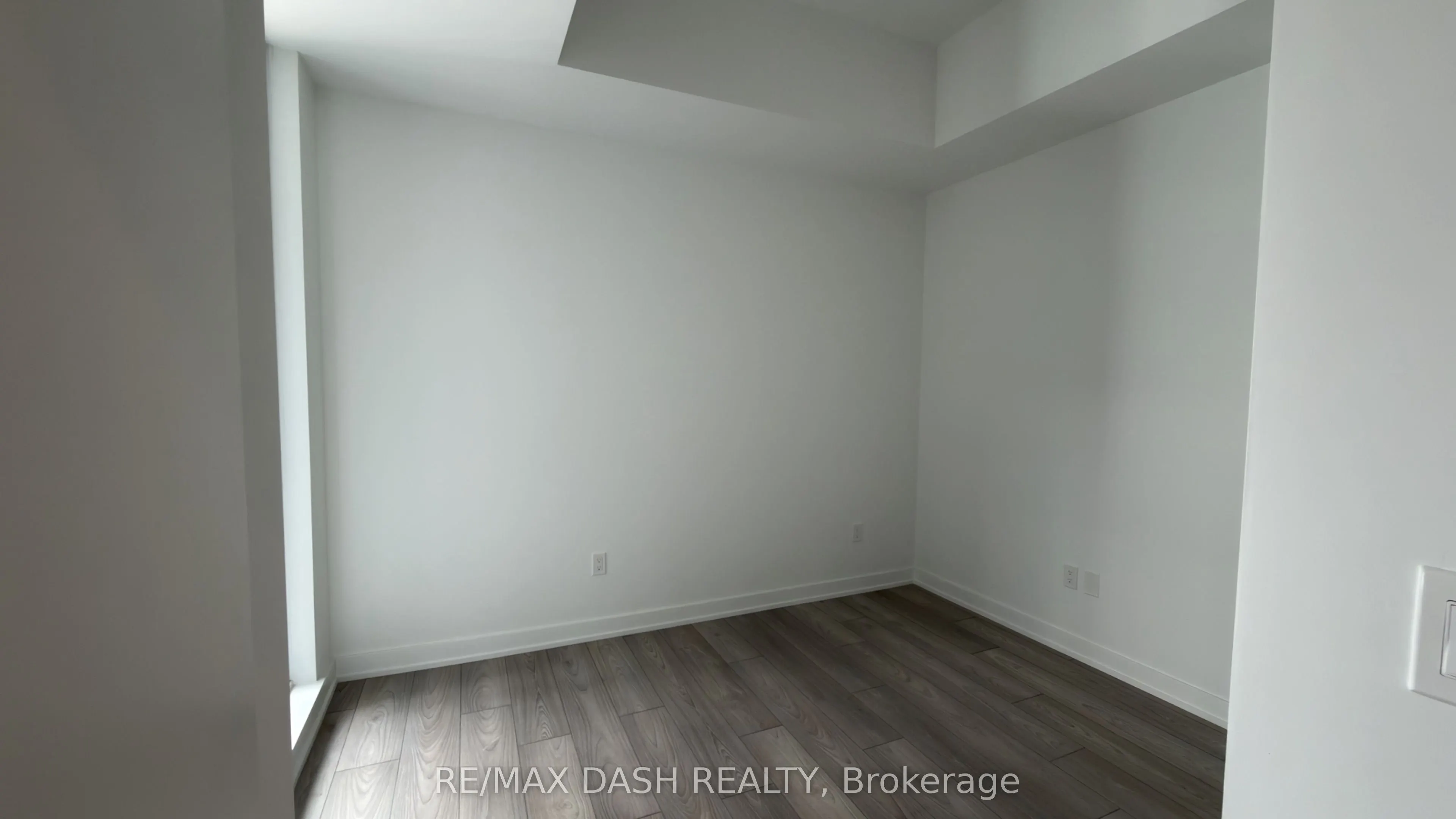 1007 THE QUEENSWAY Avenue #621