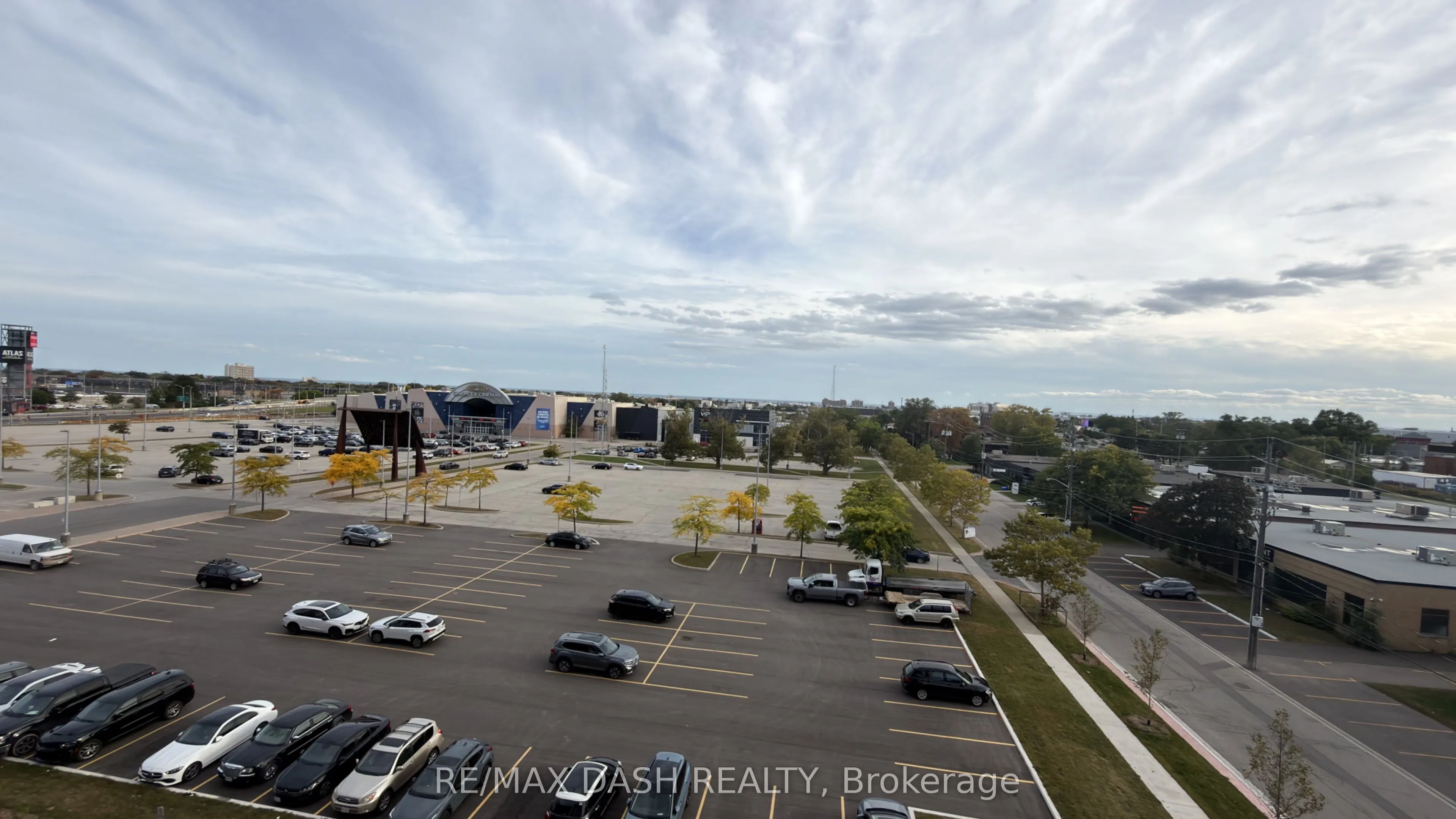 1037 THE QUEENSWAY Avenue #411