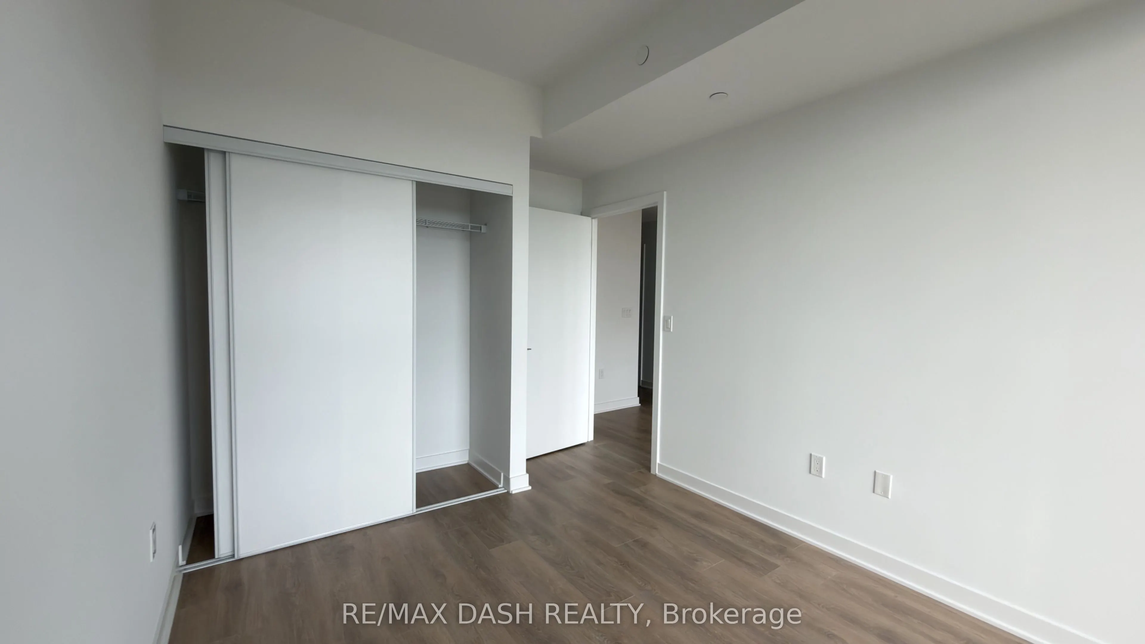 1037 THE QUEENSWAY Avenue #411