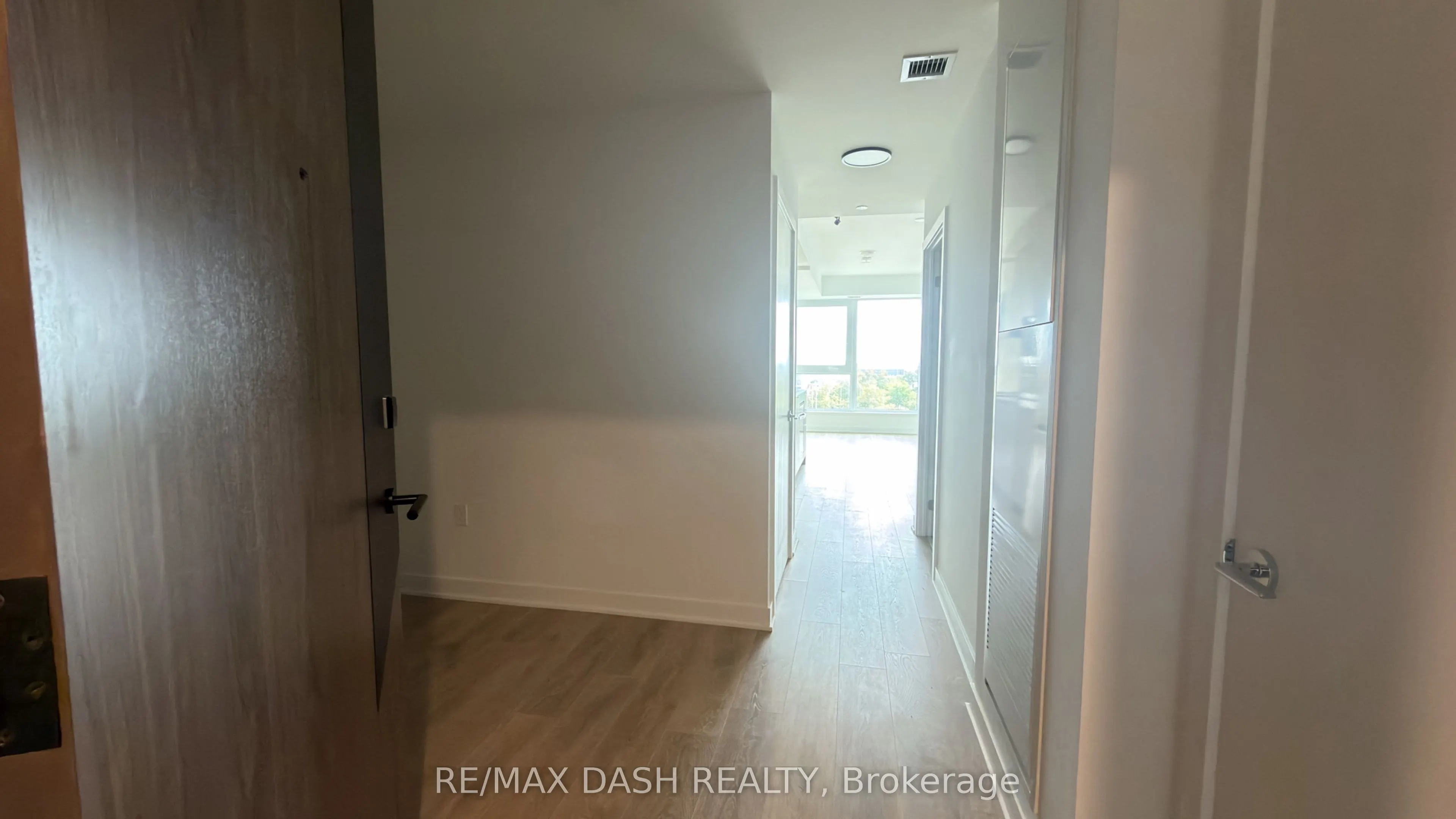 1037 THE QUEENSWAY Avenue #411