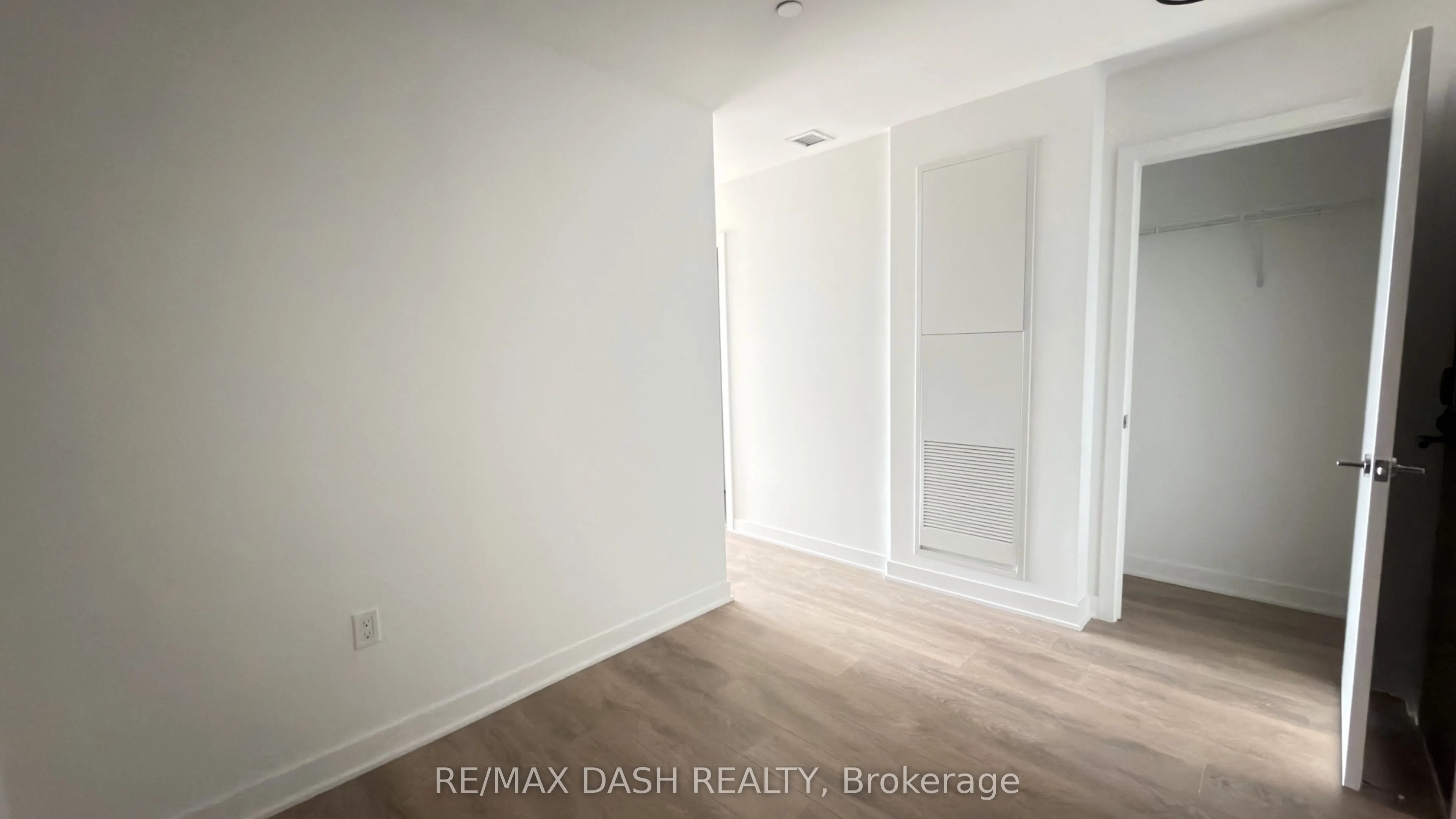 1037 THE QUEENSWAY Avenue #411