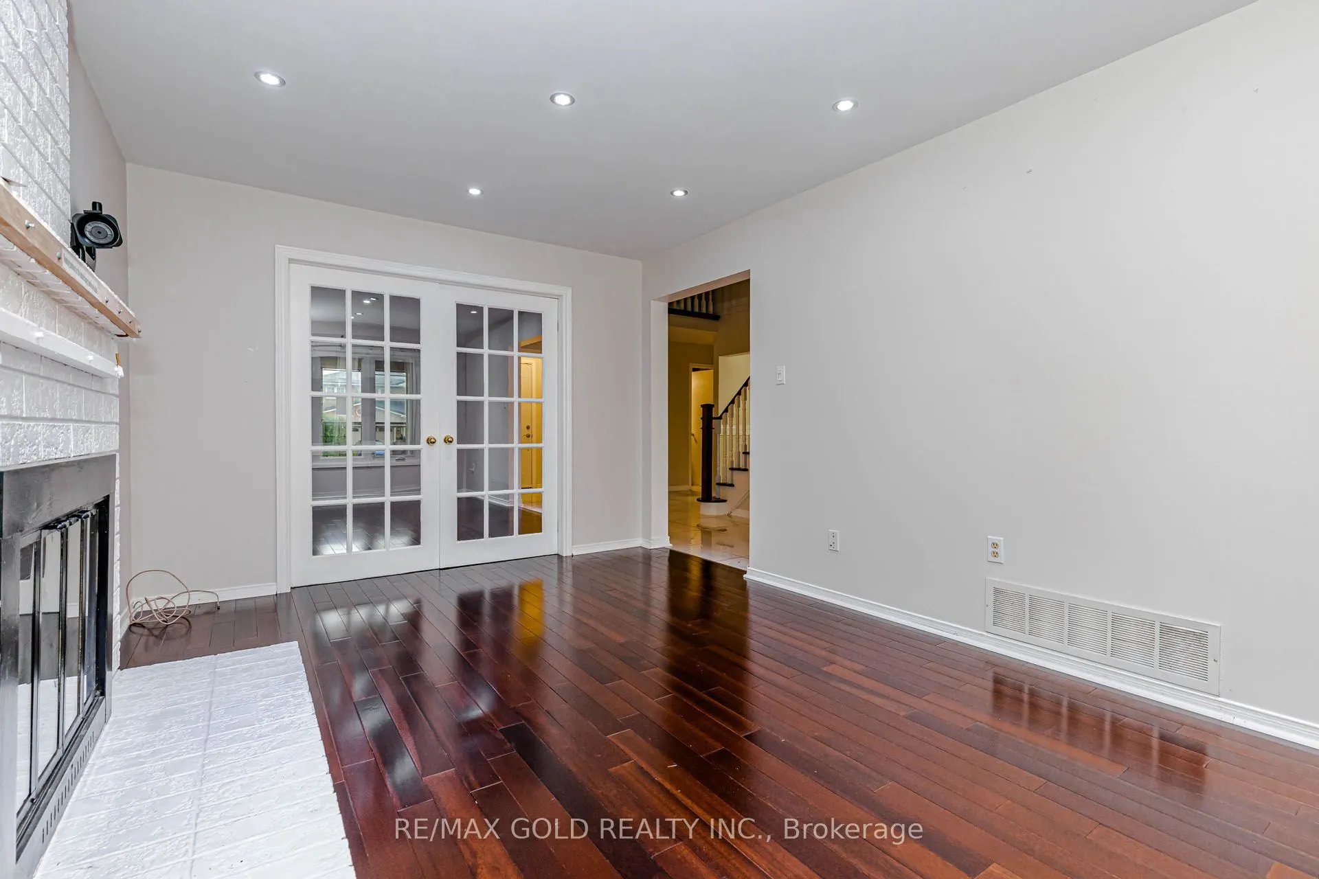 97 Hinchley Wood Grove