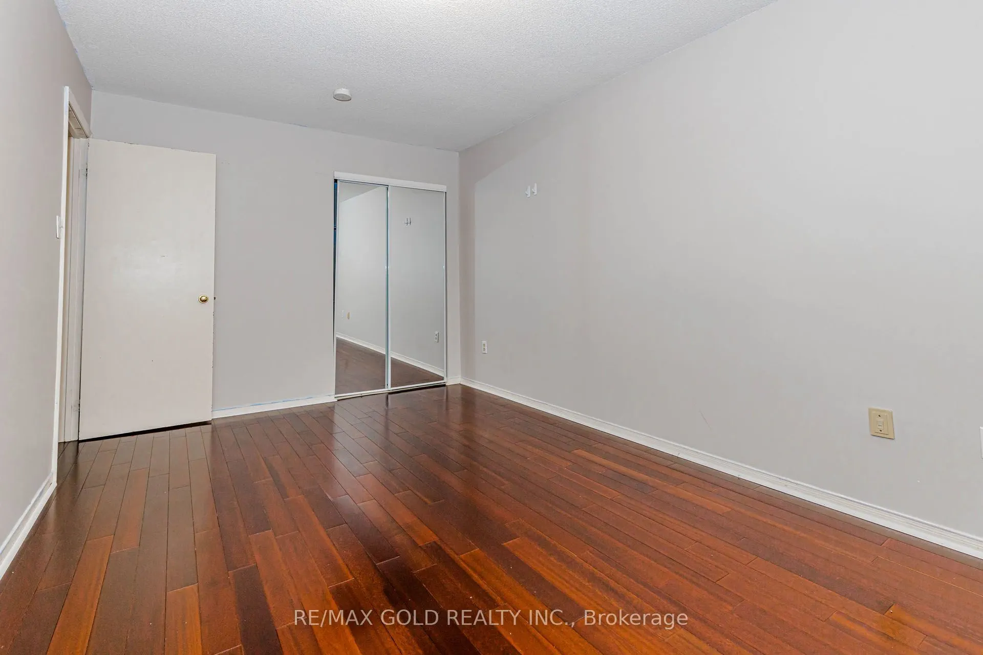 97 Hinchley Wood Grove