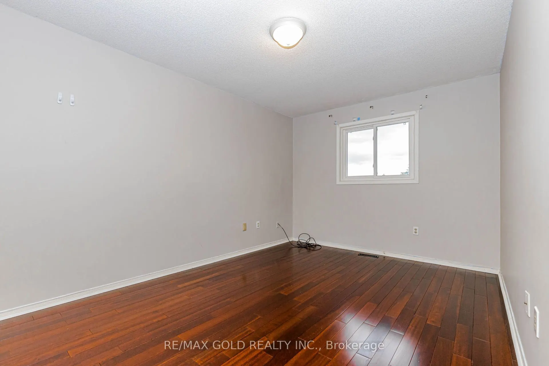 97 Hinchley Wood Grove