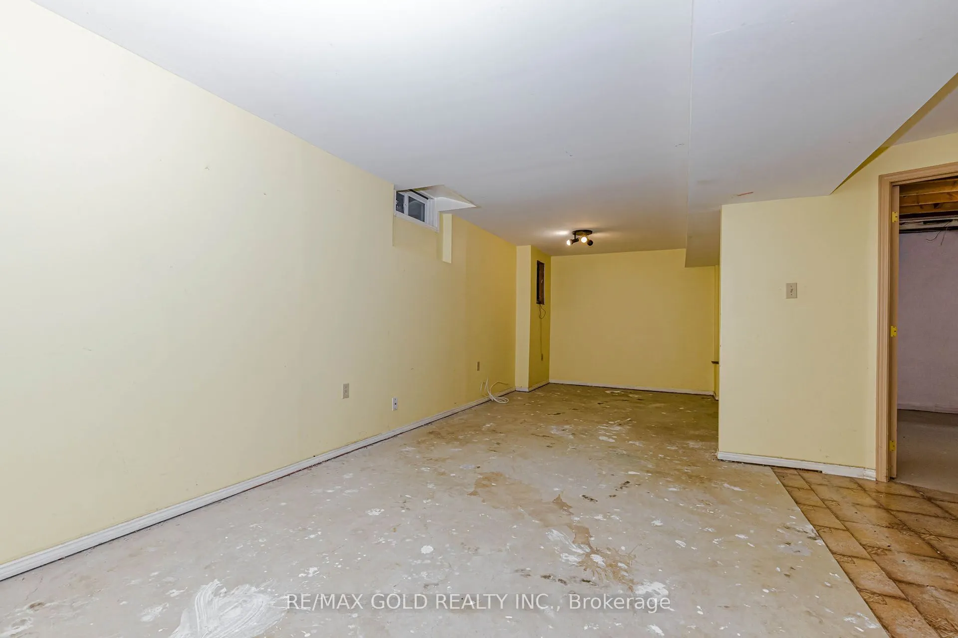 97 Hinchley Wood Grove