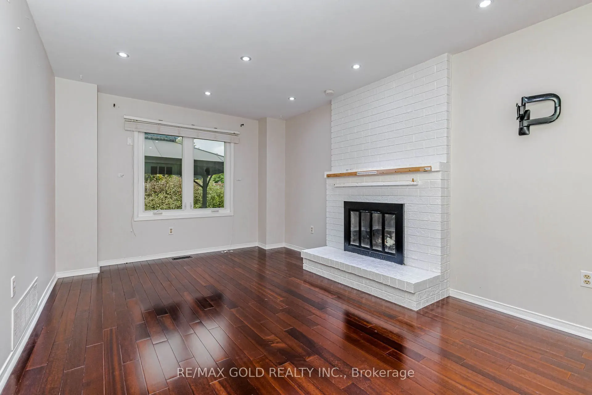 97 Hinchley Wood Grove