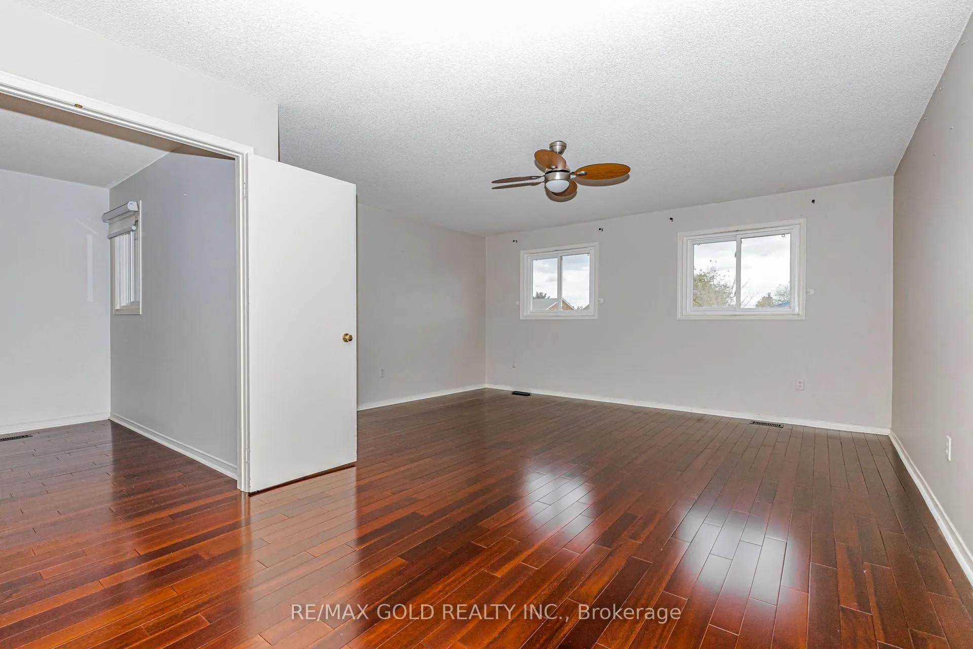 97 Hinchley Wood Grove