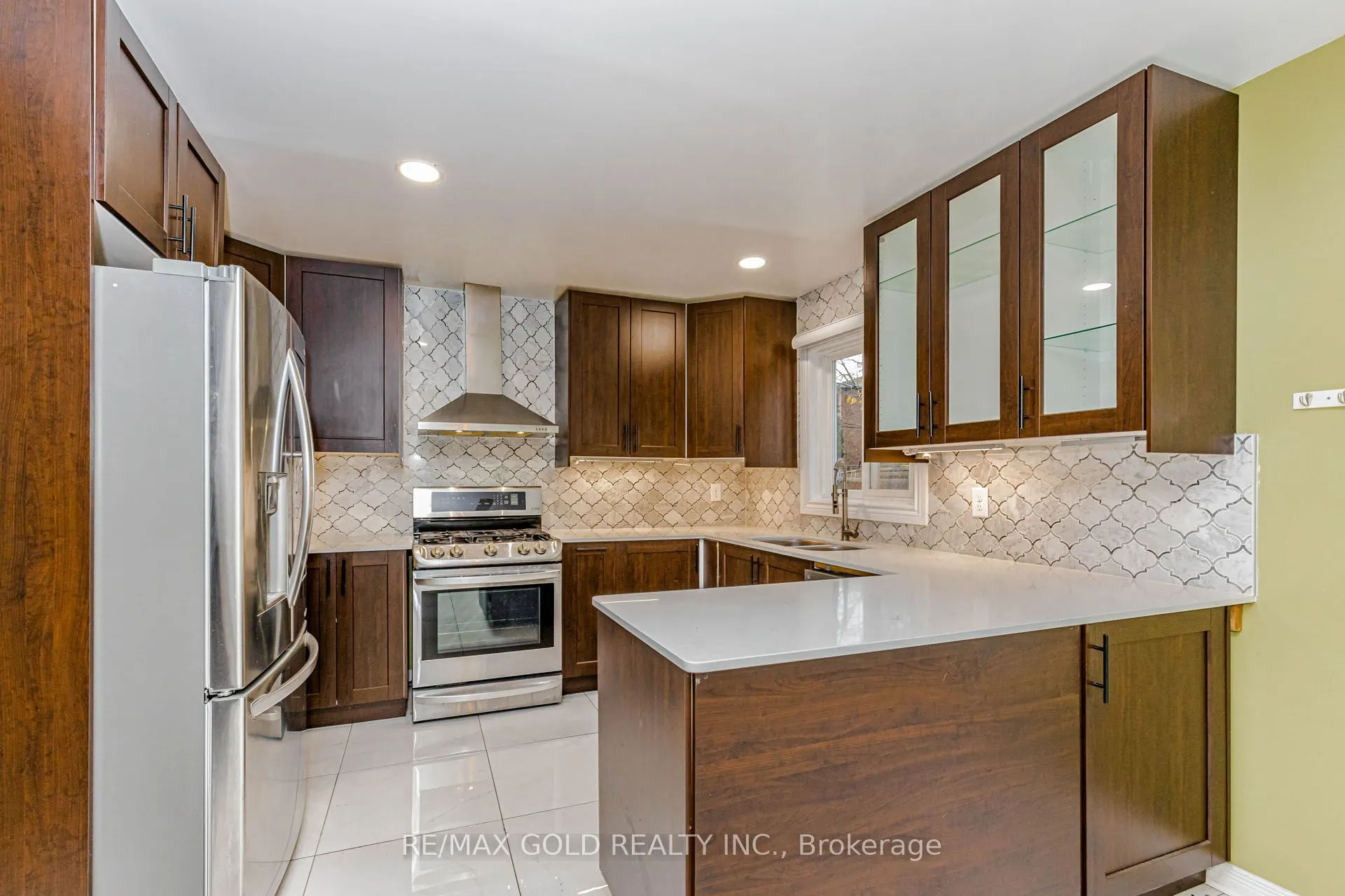 97 Hinchley Wood Grove