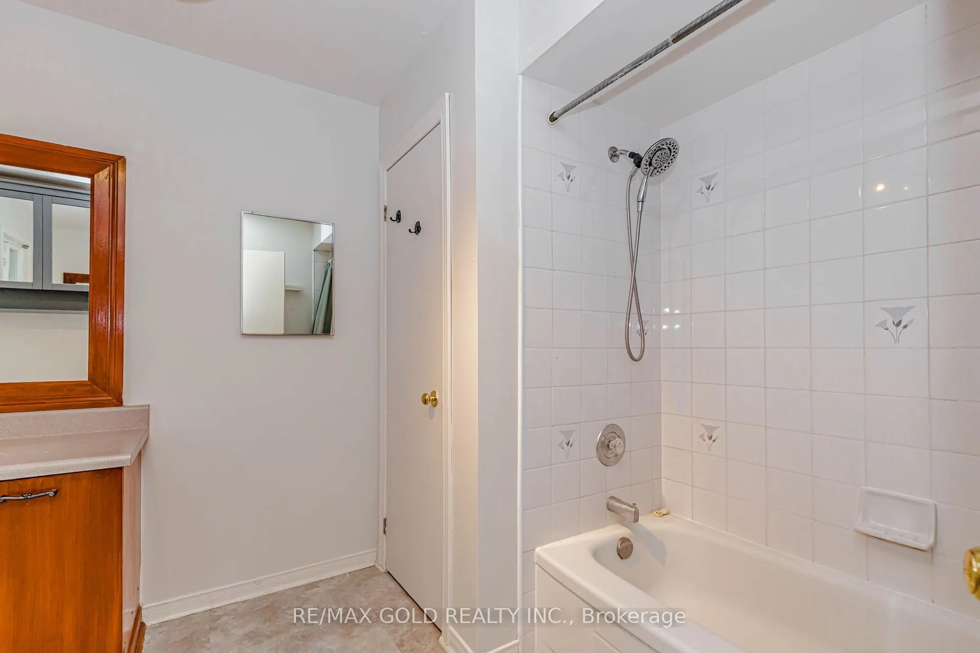 97 Hinchley Wood Grove