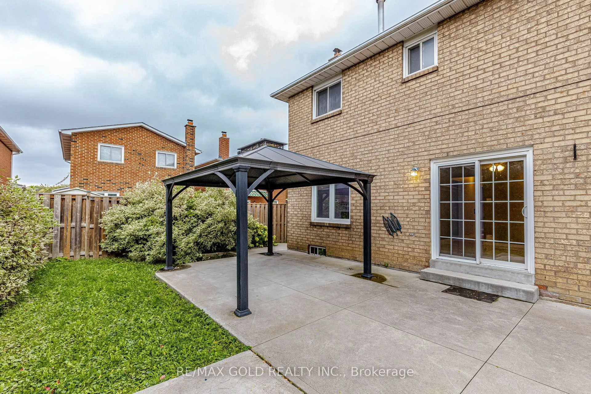97 Hinchley Wood Grove