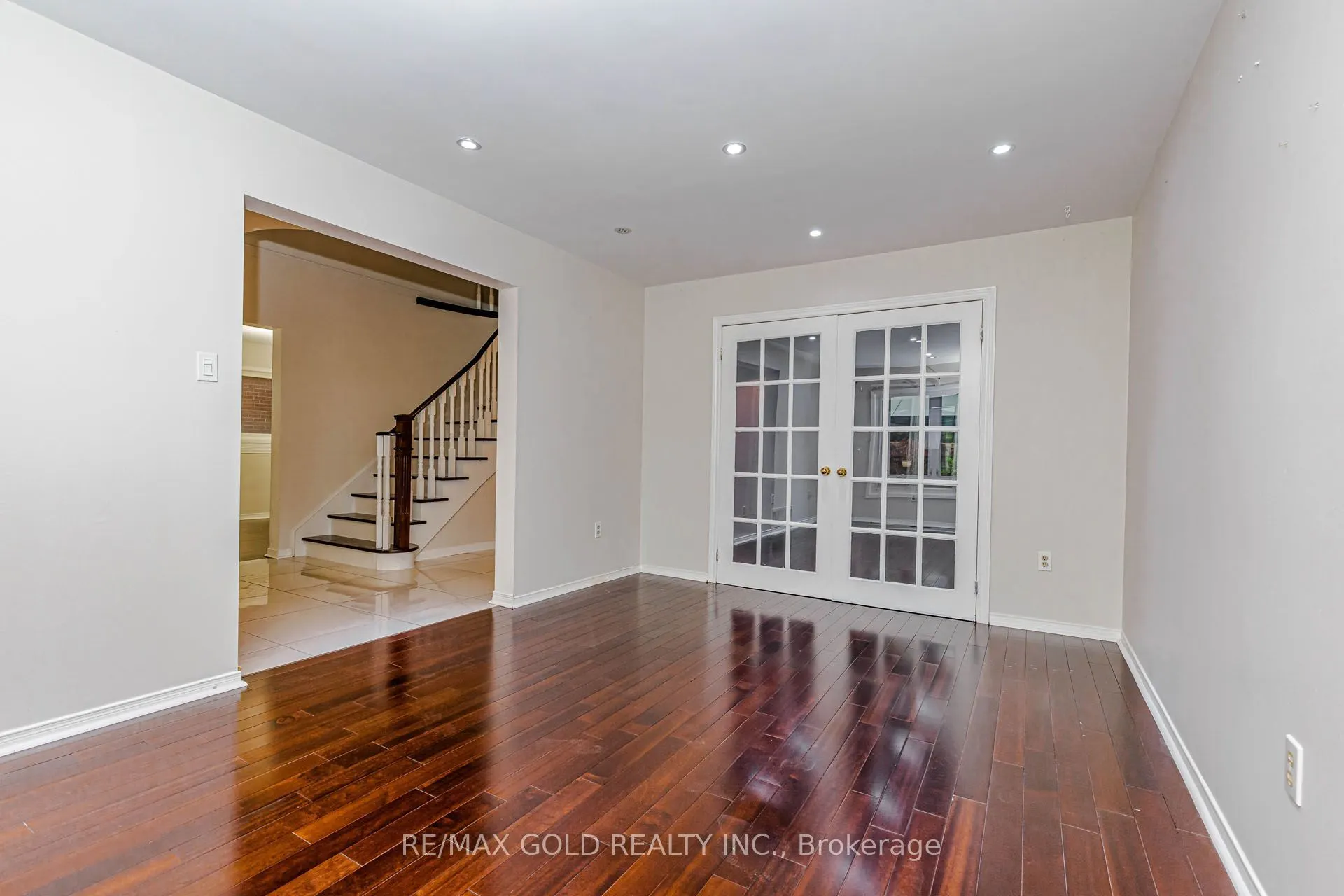 97 Hinchley Wood Grove