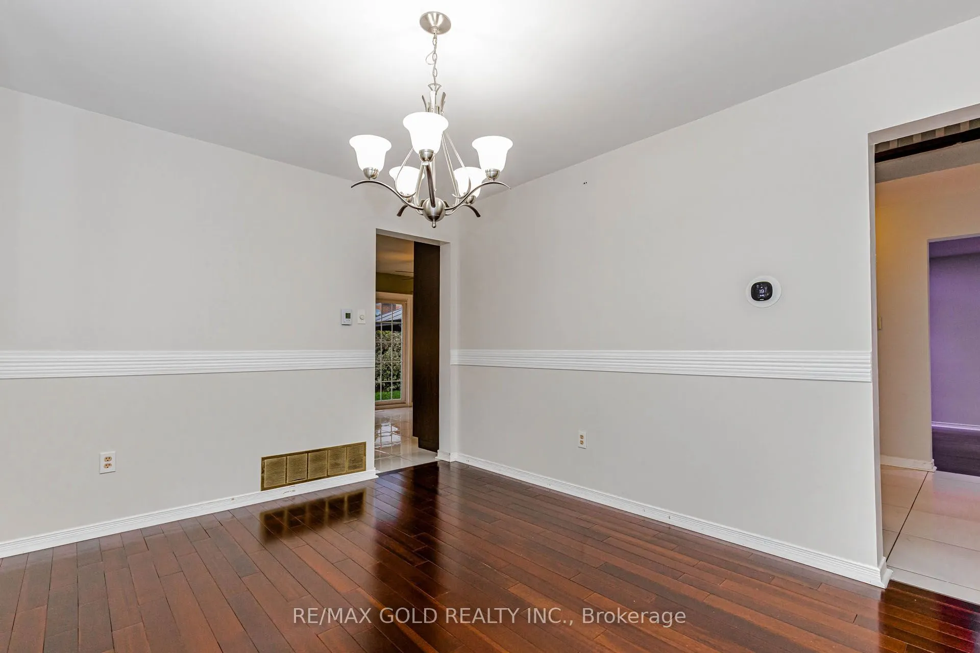 97 Hinchley Wood Grove