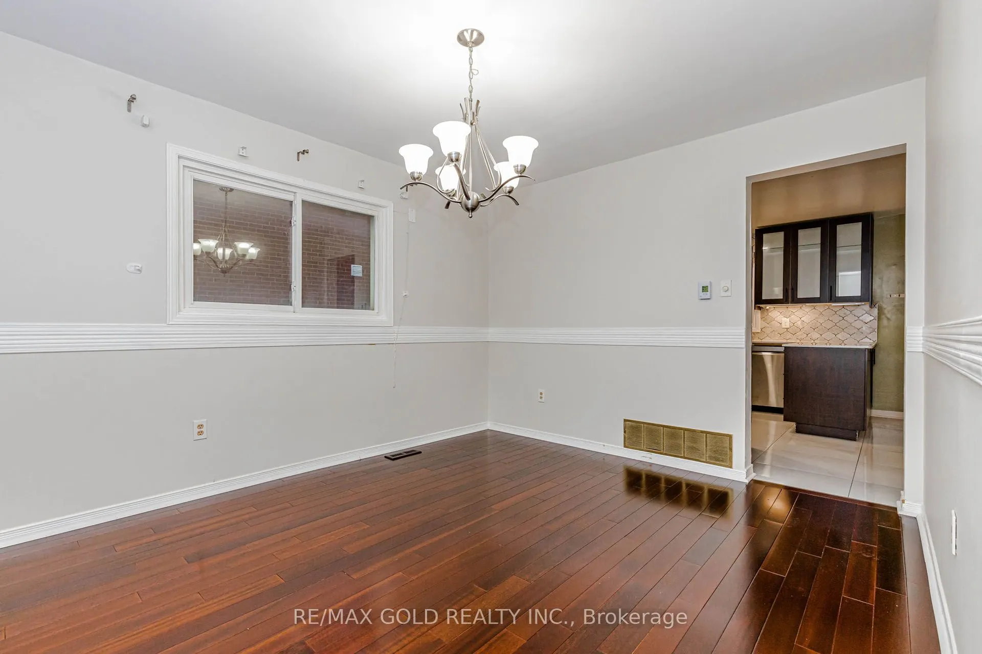 97 Hinchley Wood Grove