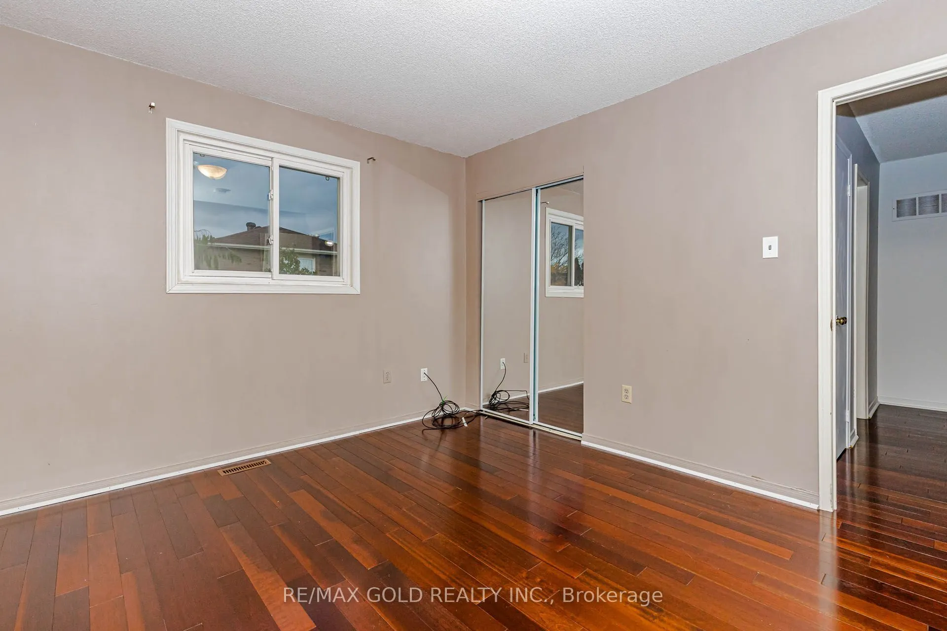 97 Hinchley Wood Grove