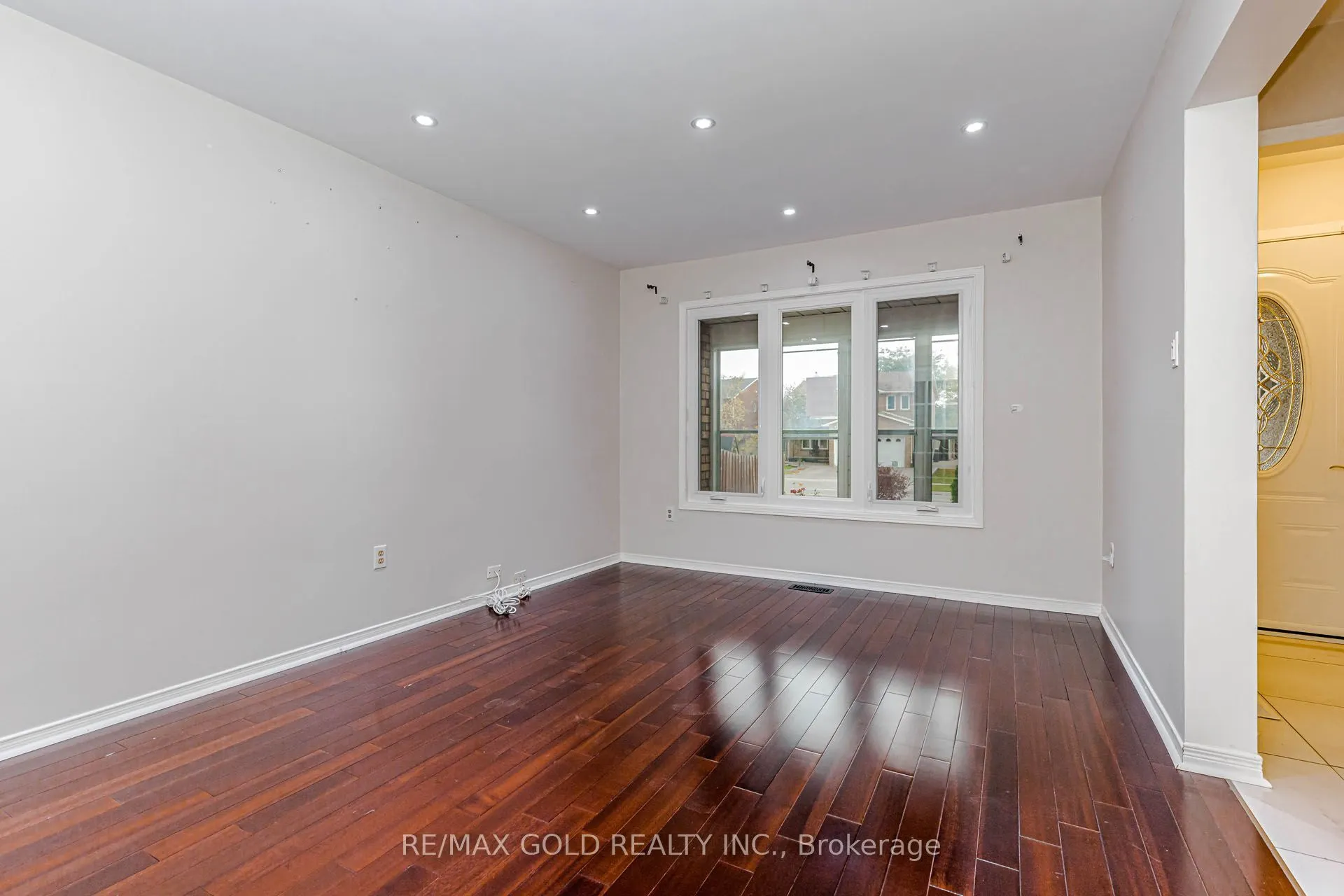 97 Hinchley Wood Grove