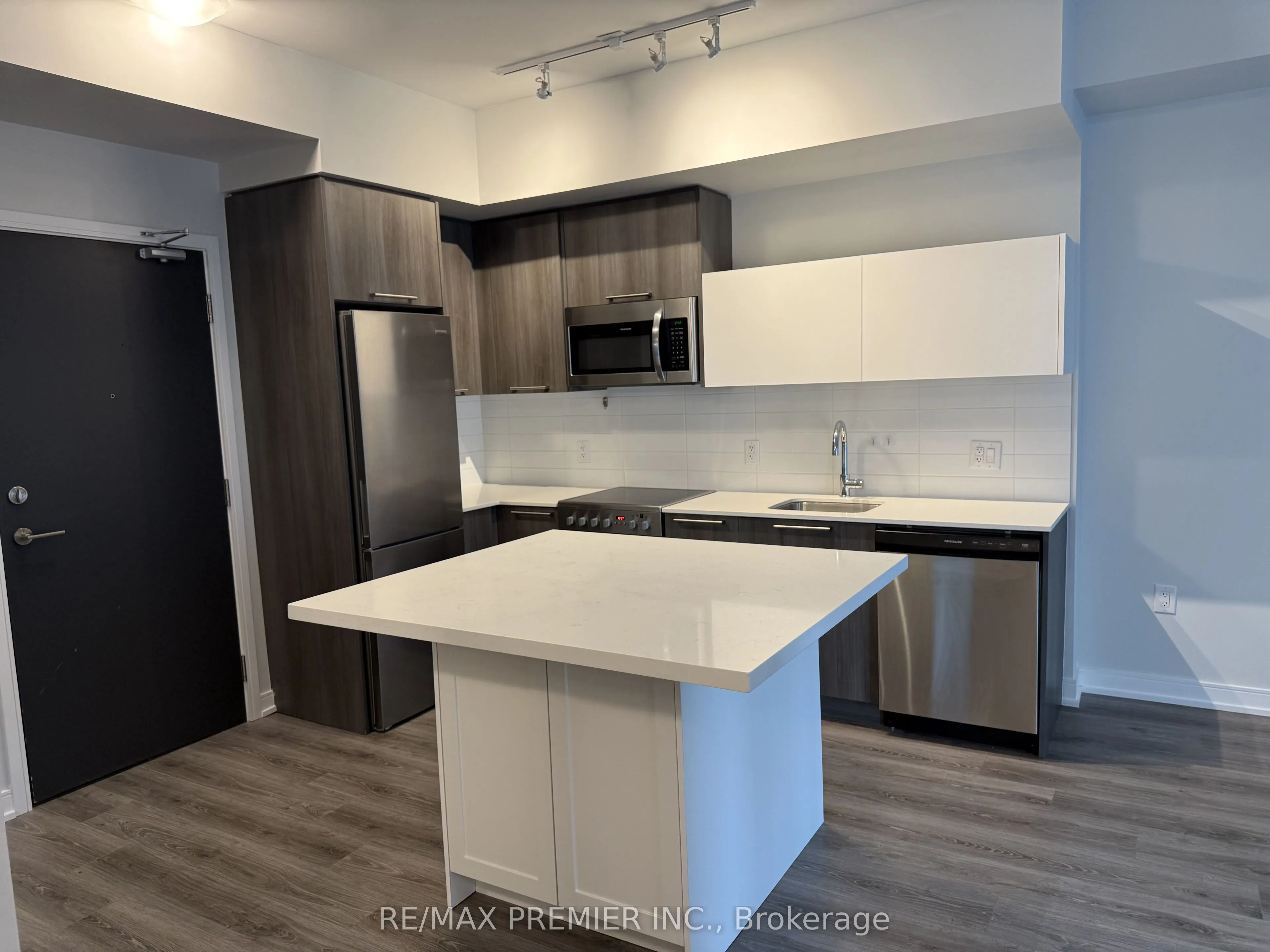 25 Neighbourhood Lane #302