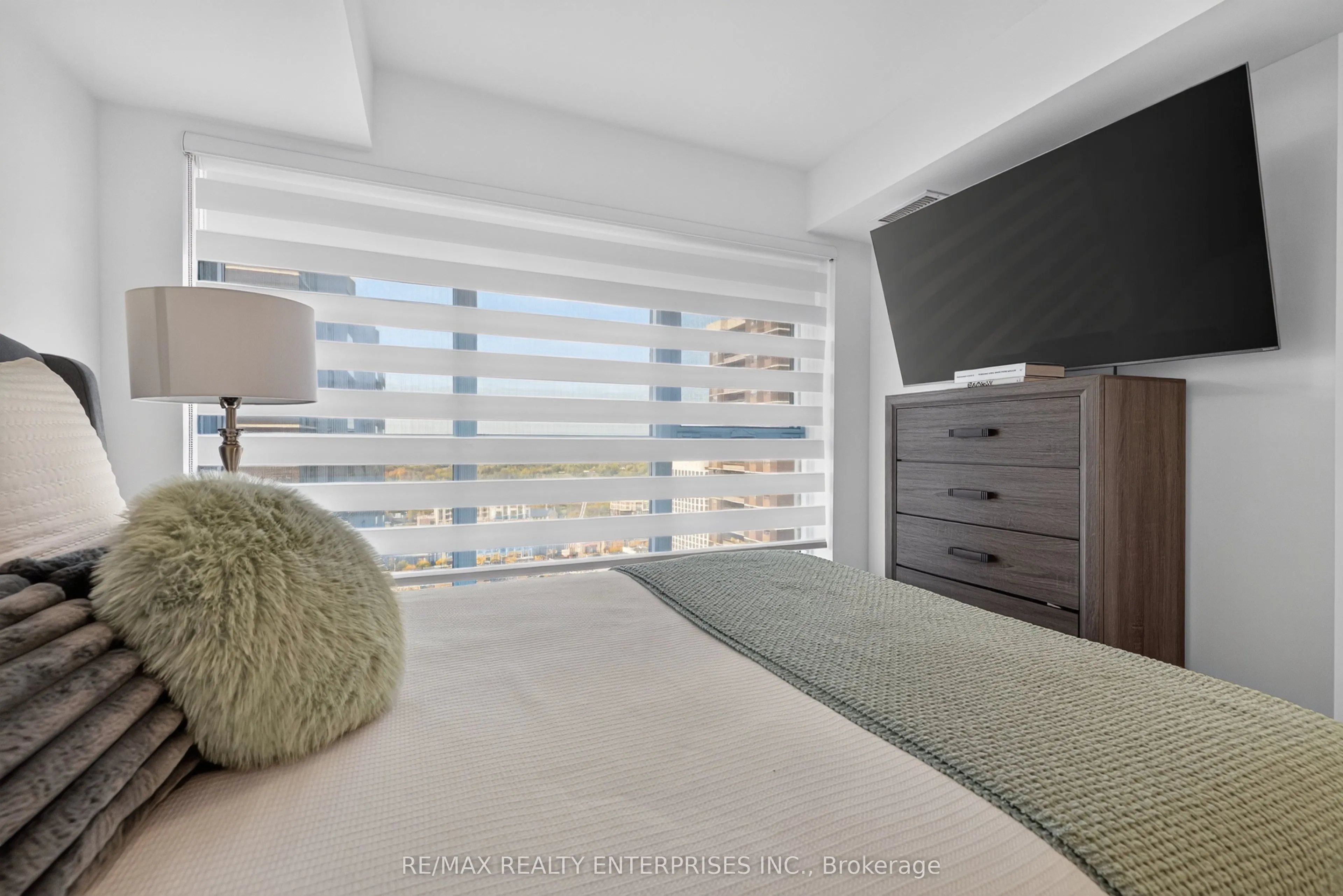 9 MABELLE Avenue #2818