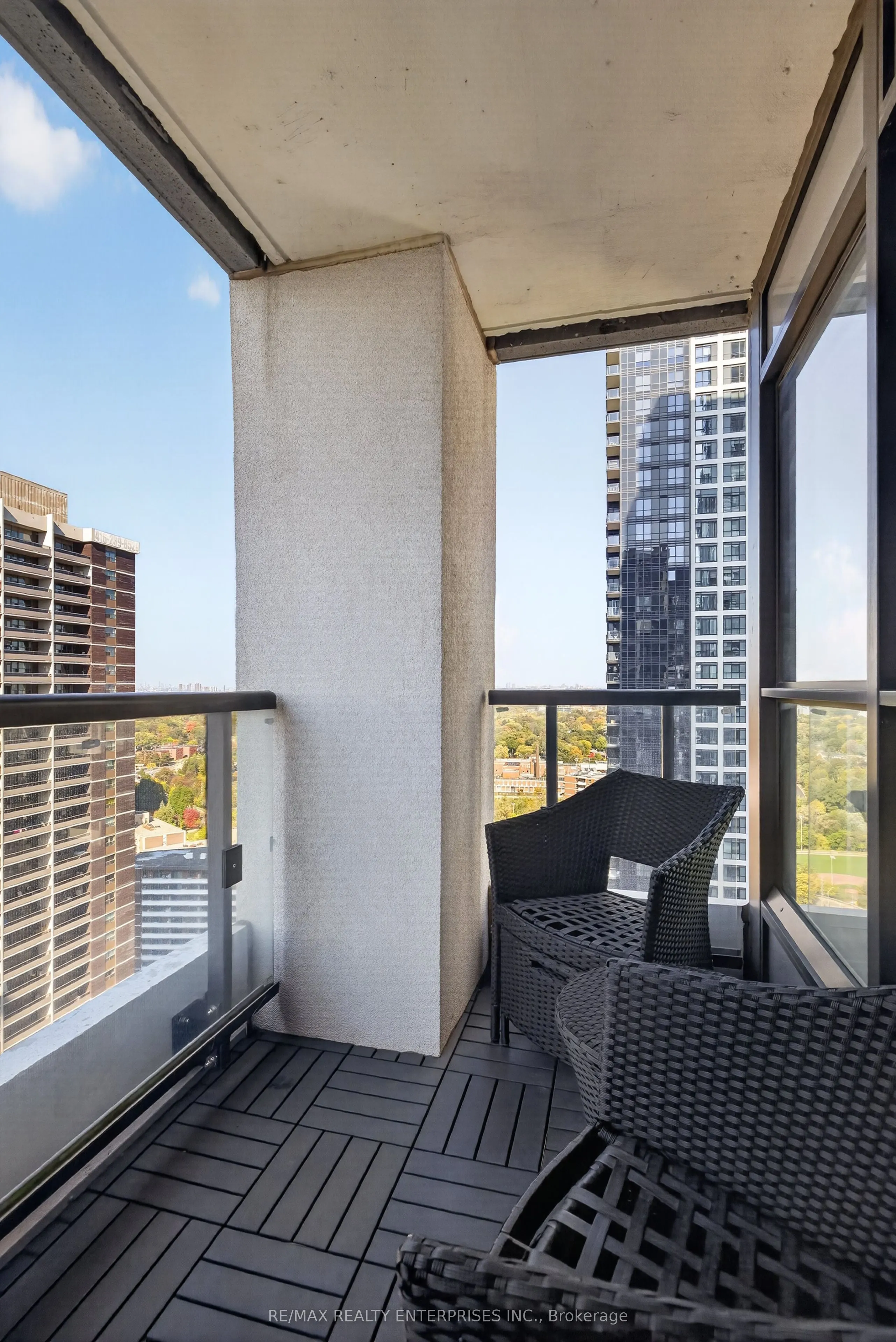 9 MABELLE Avenue #2818