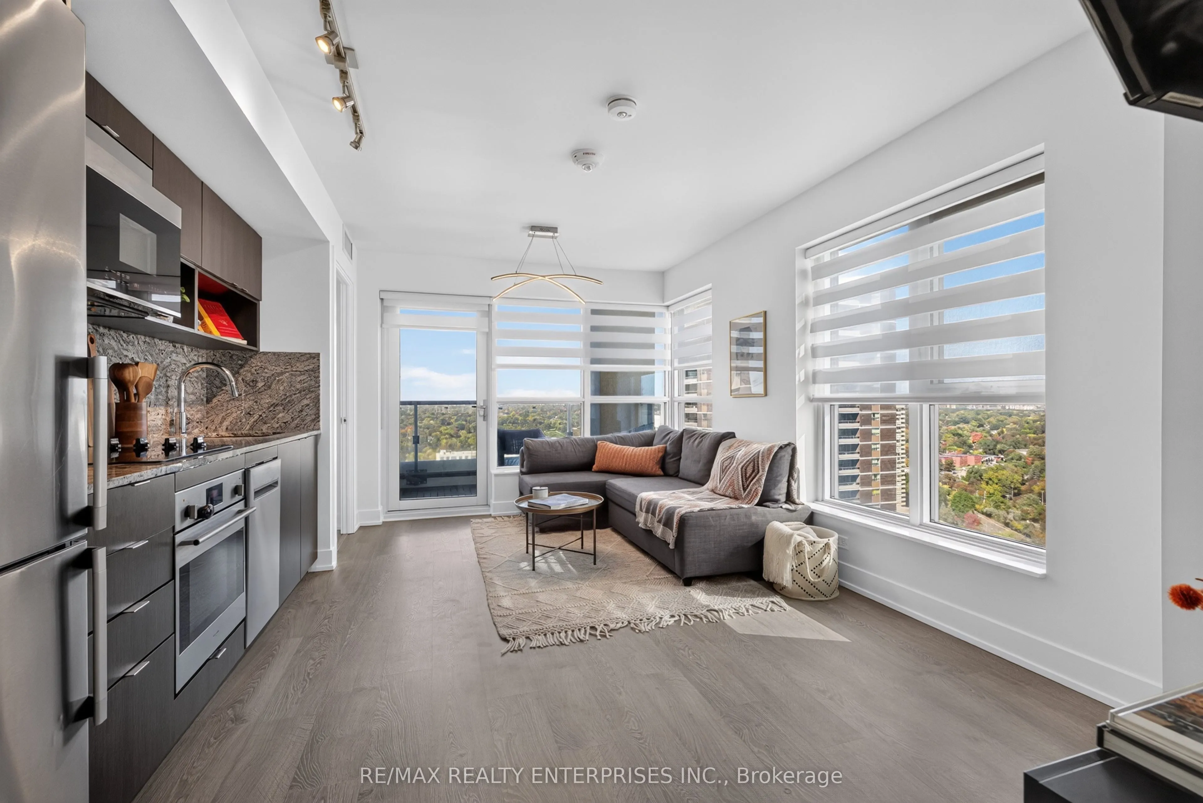 9 MABELLE Avenue #2818