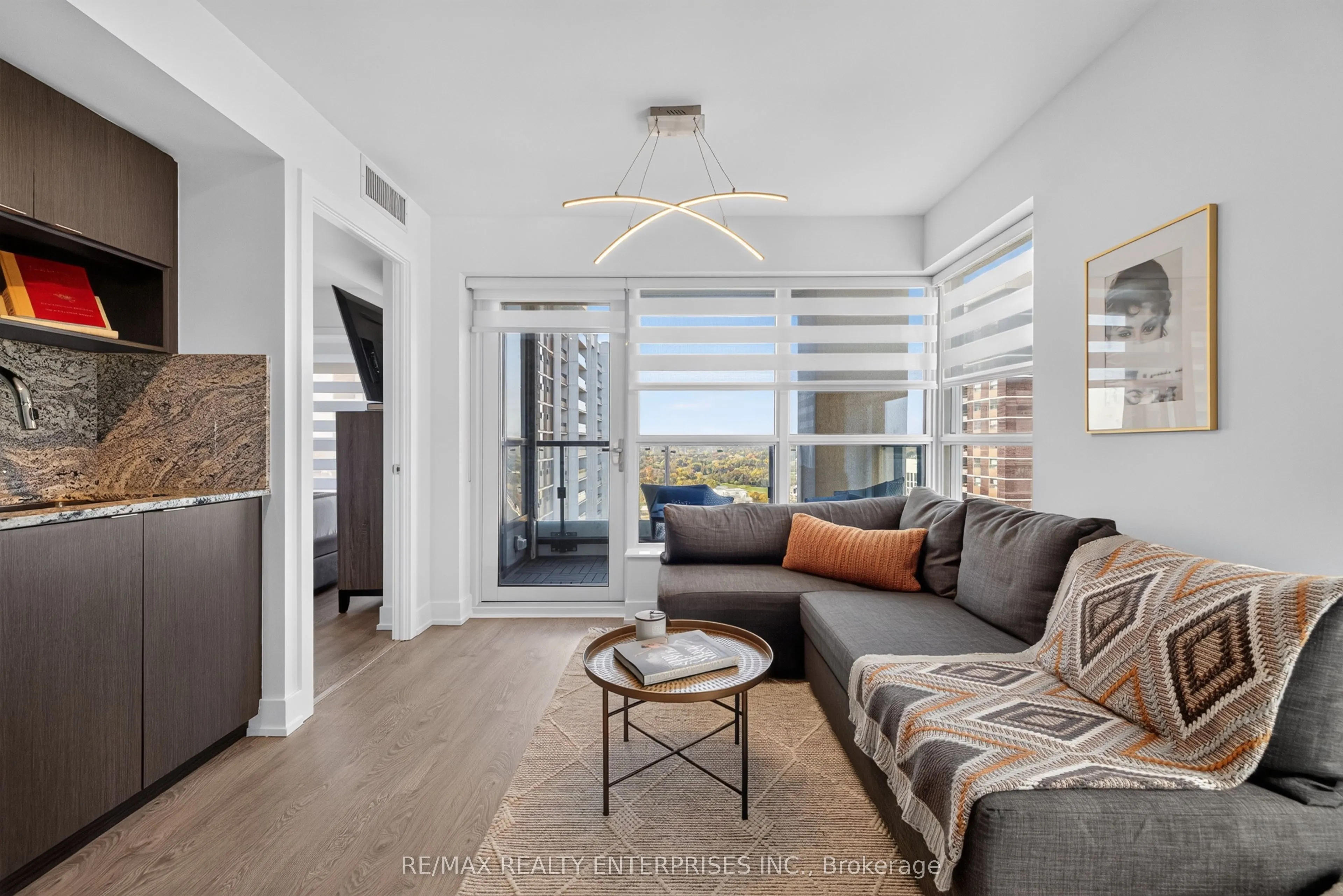 9 MABELLE Avenue #2818