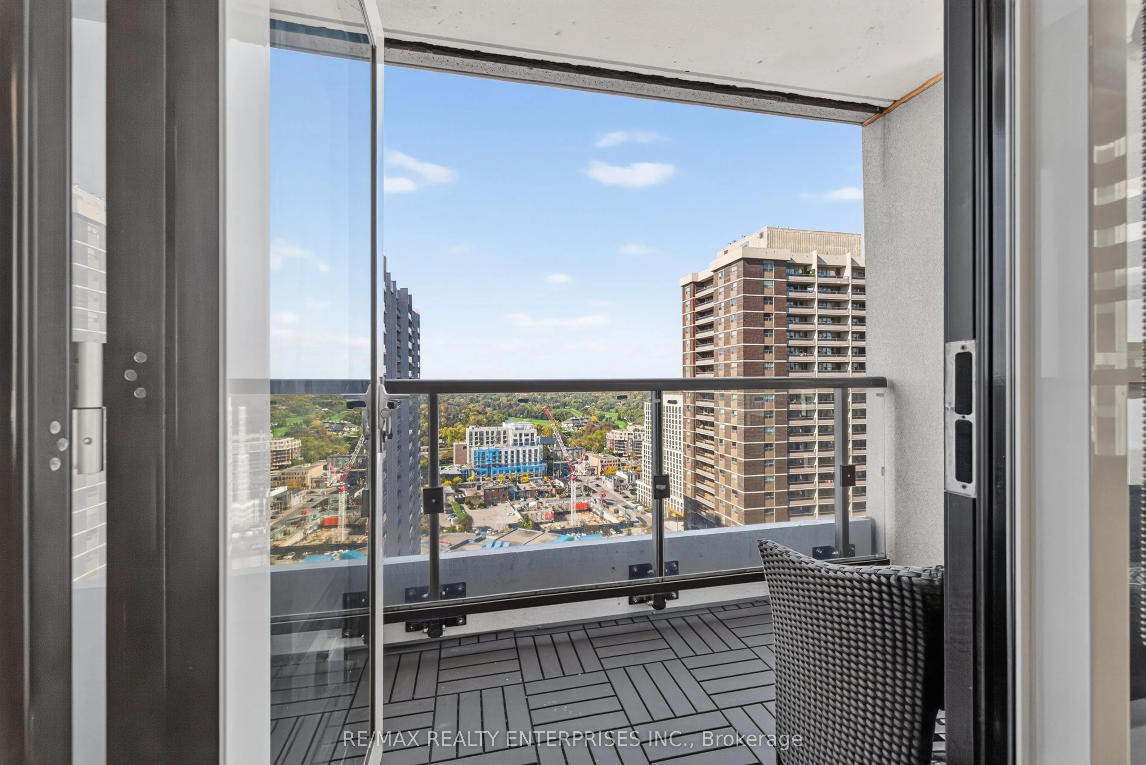 9 MABELLE Avenue #2818