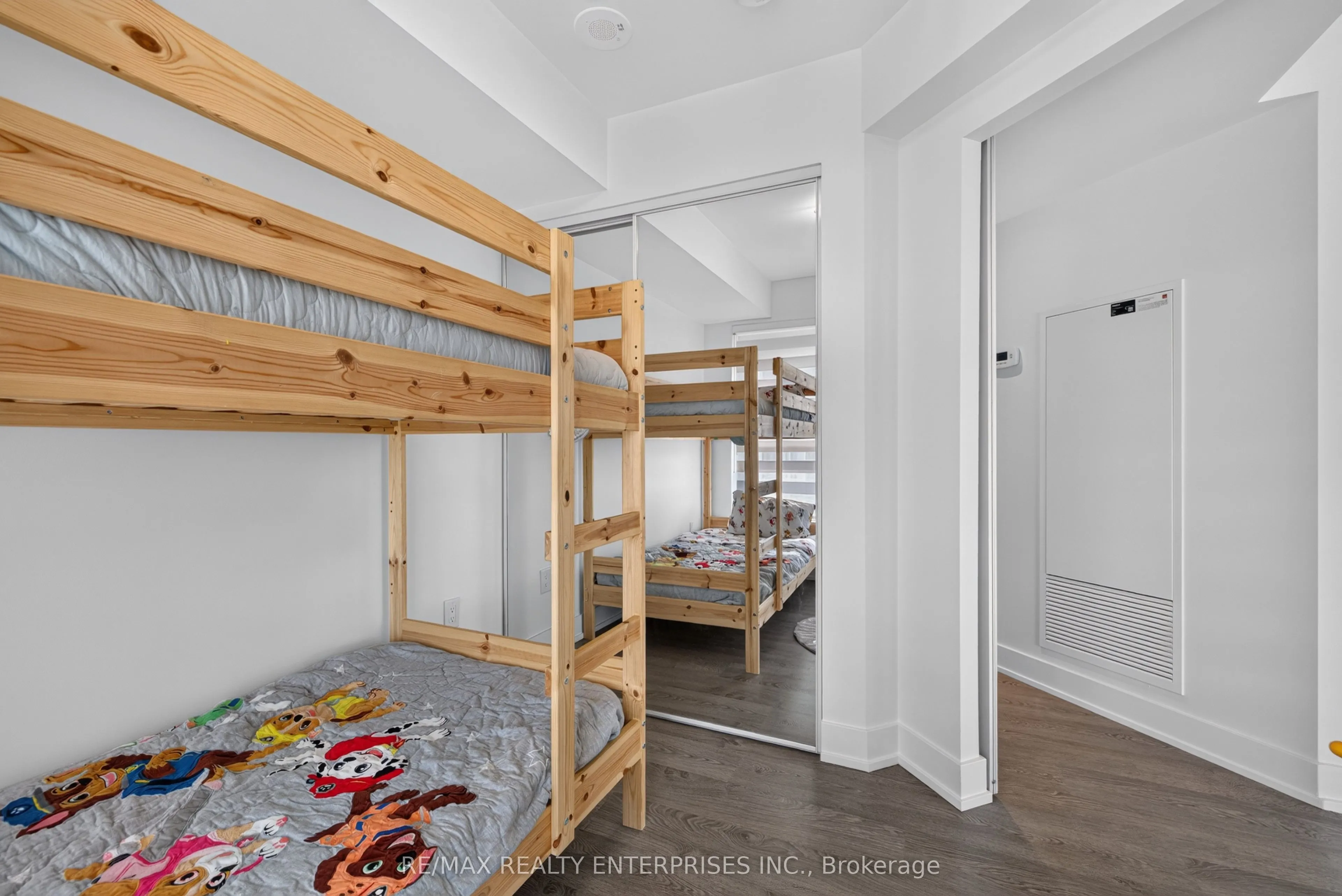 9 MABELLE Avenue #2818