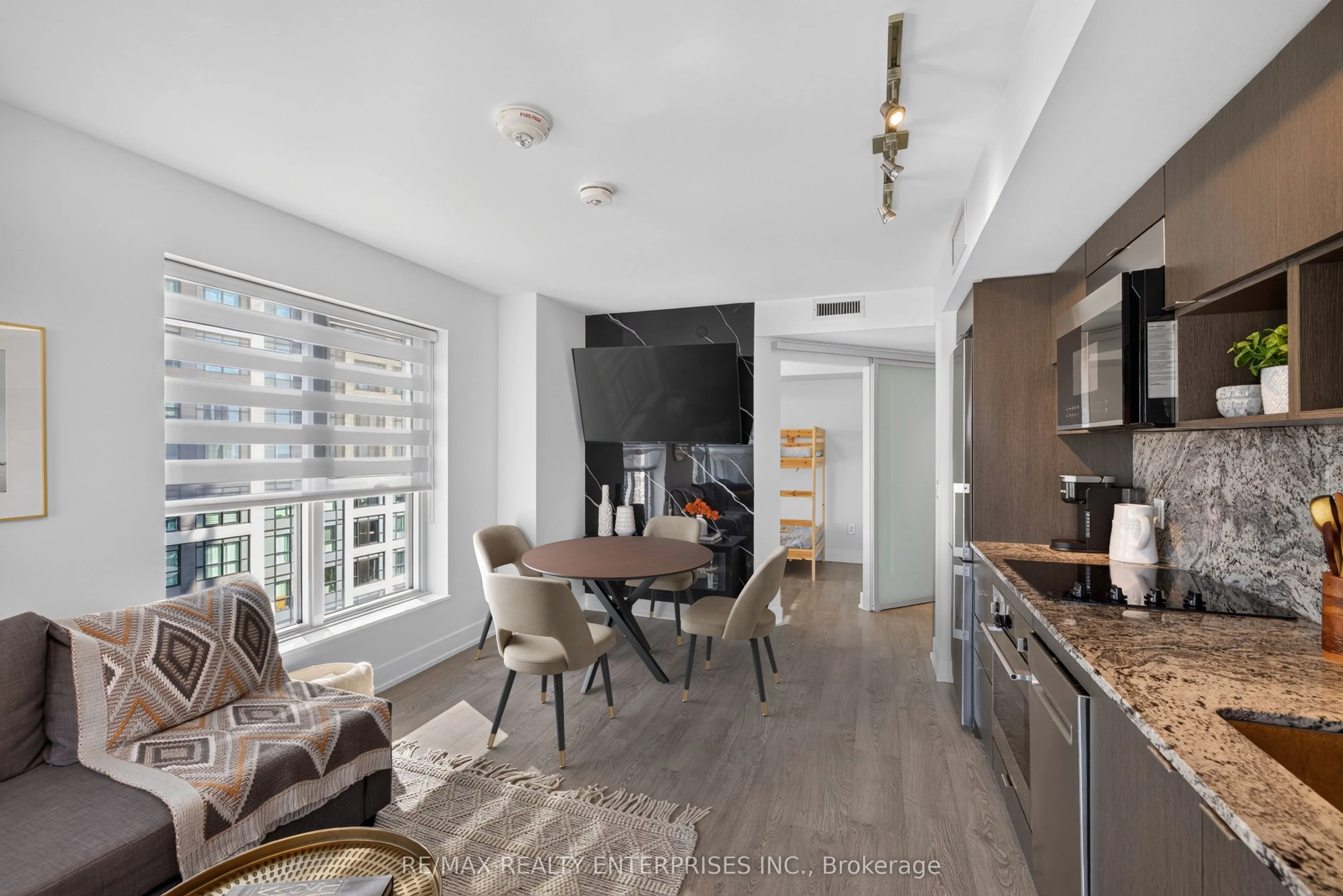 9 MABELLE Avenue #2818