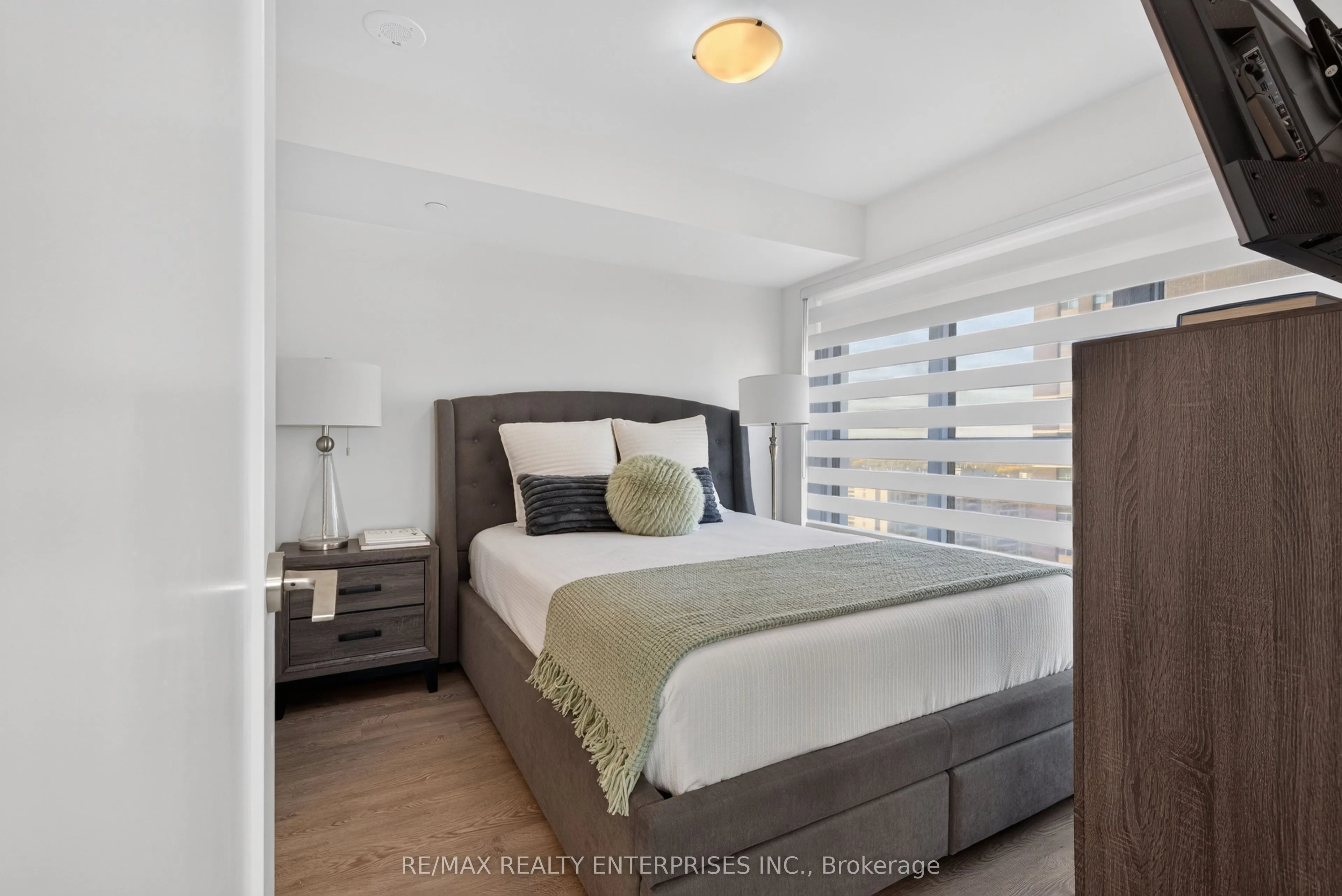9 MABELLE Avenue #2818