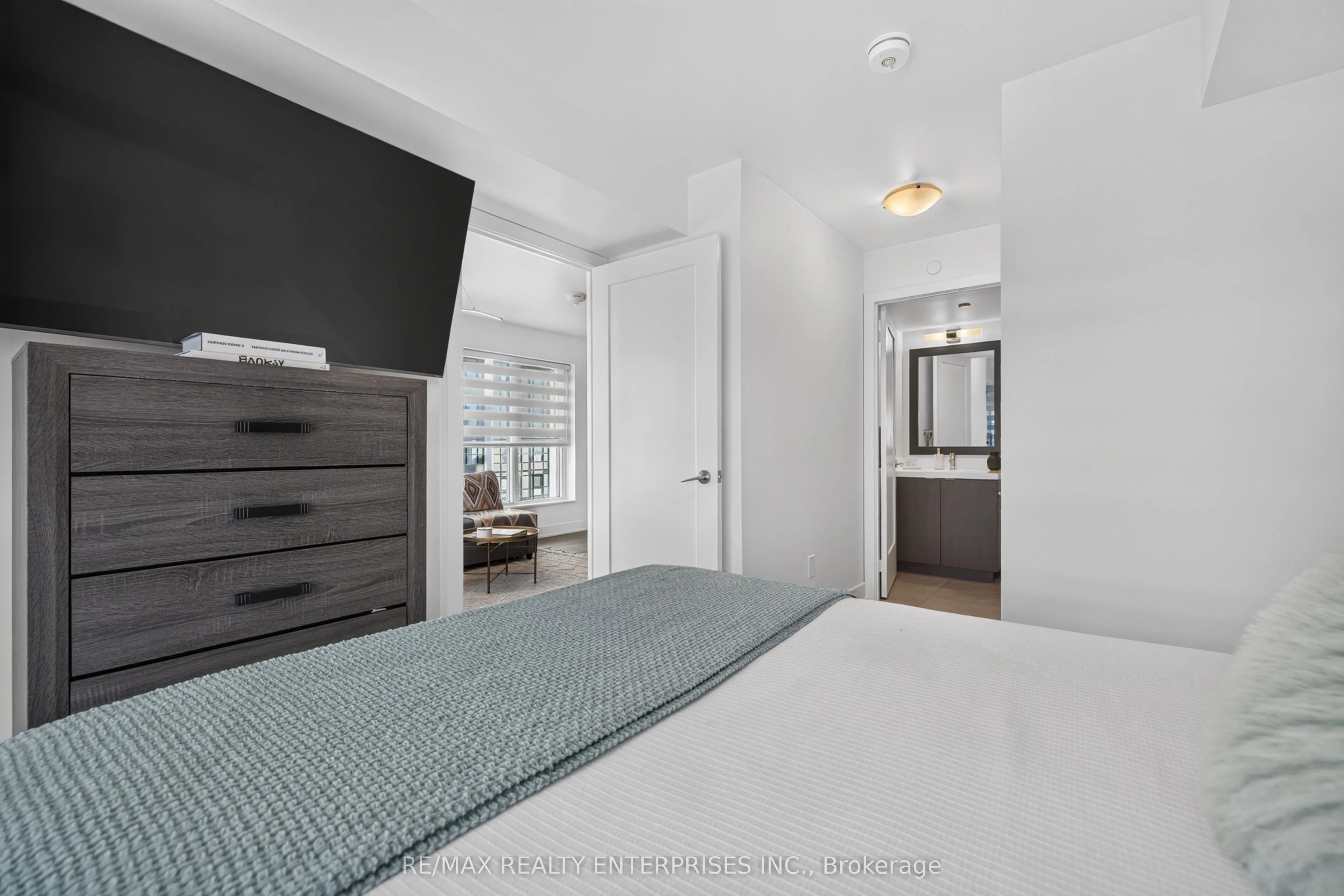 9 MABELLE Avenue #2818